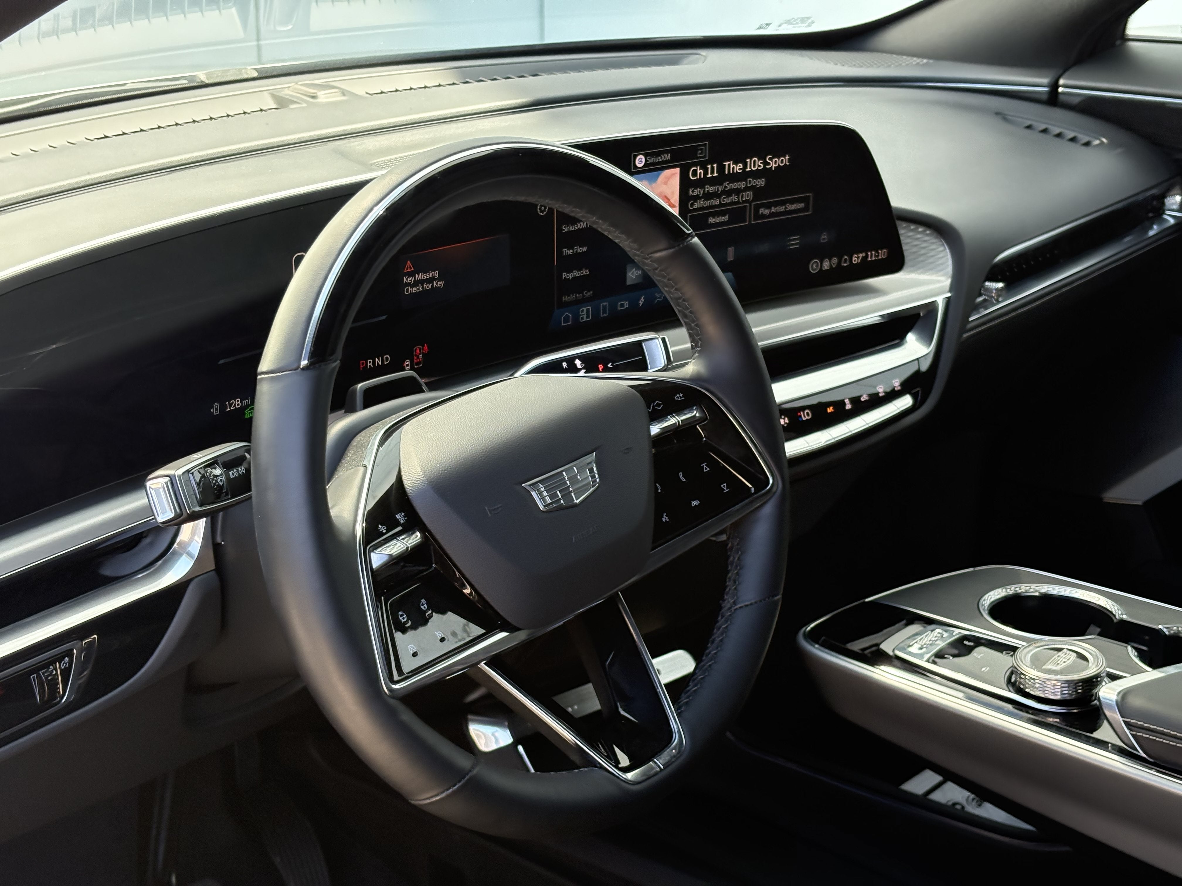 2024 Cadillac LYRIQ Luxury 2