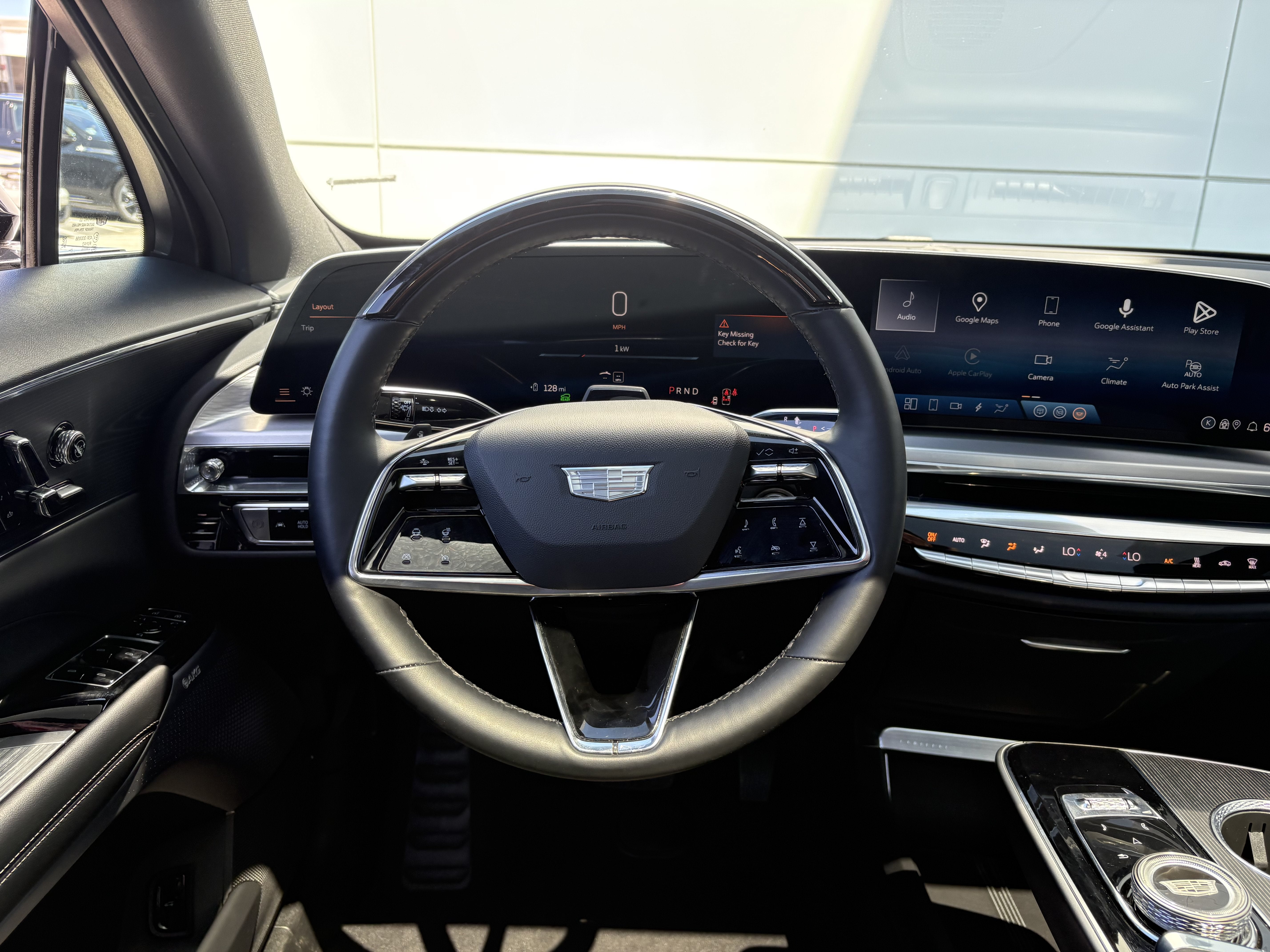 2024 Cadillac LYRIQ Luxury 2