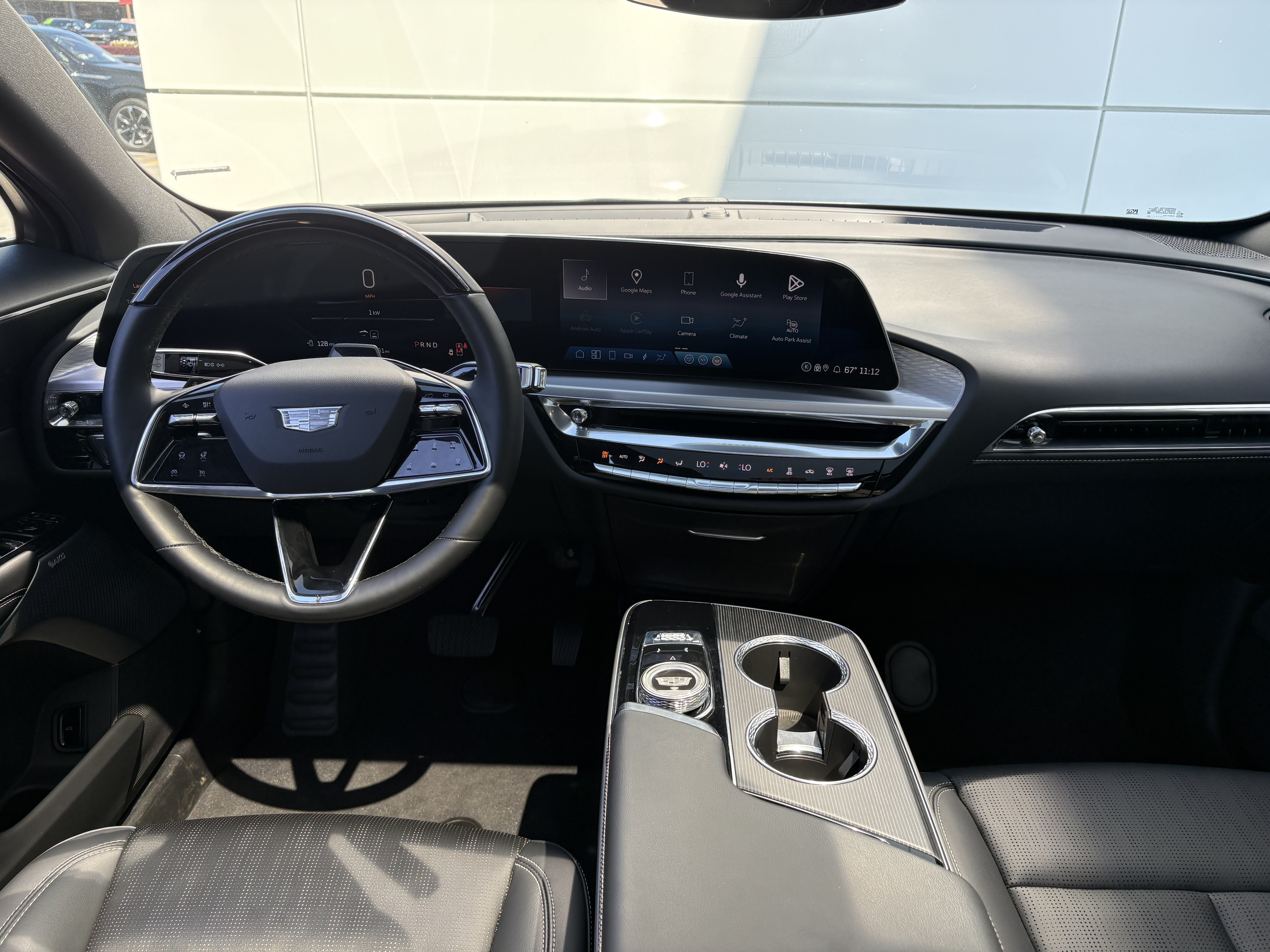 2024 Cadillac LYRIQ Luxury 2