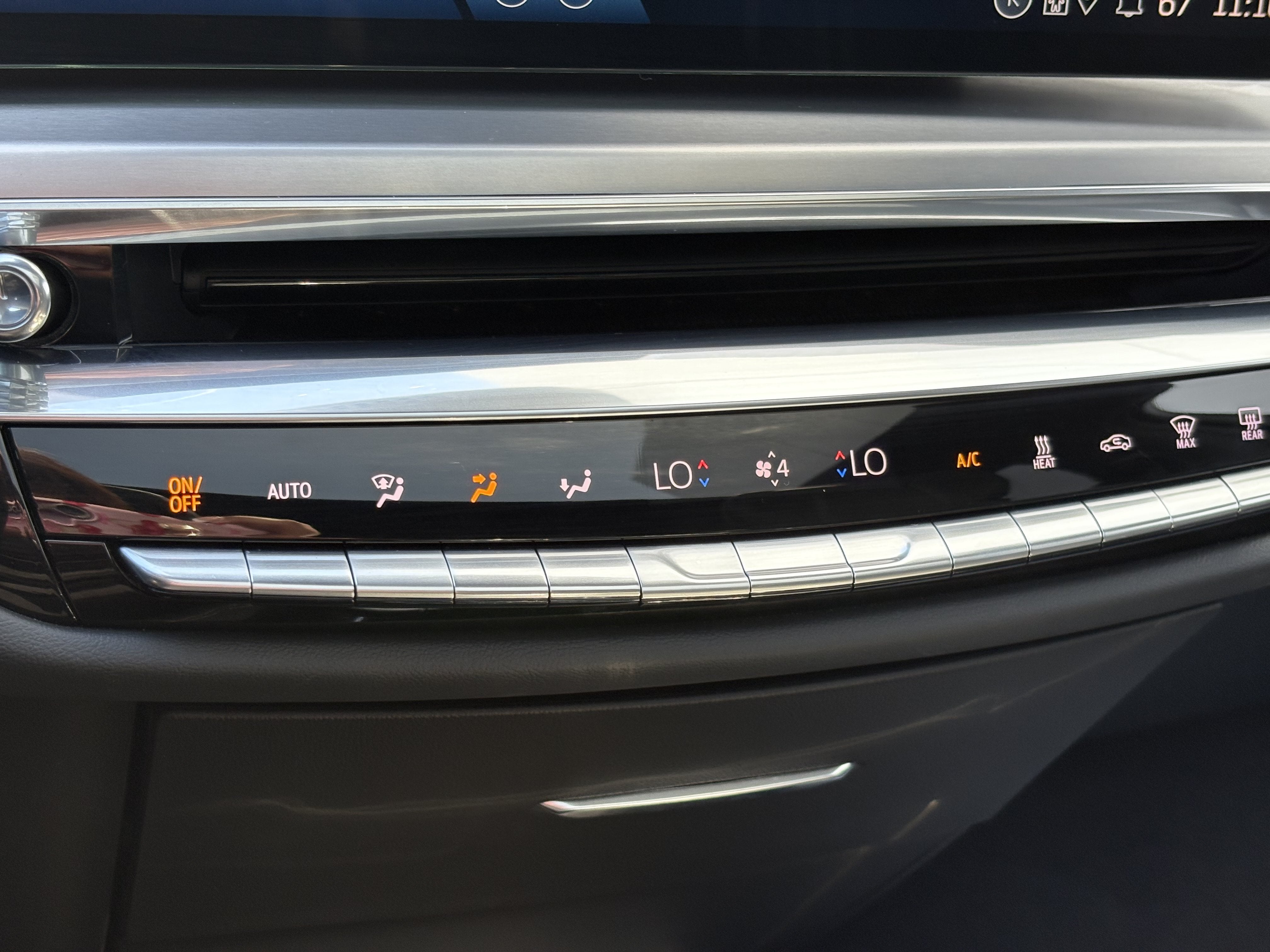 2024 Cadillac LYRIQ Luxury 2