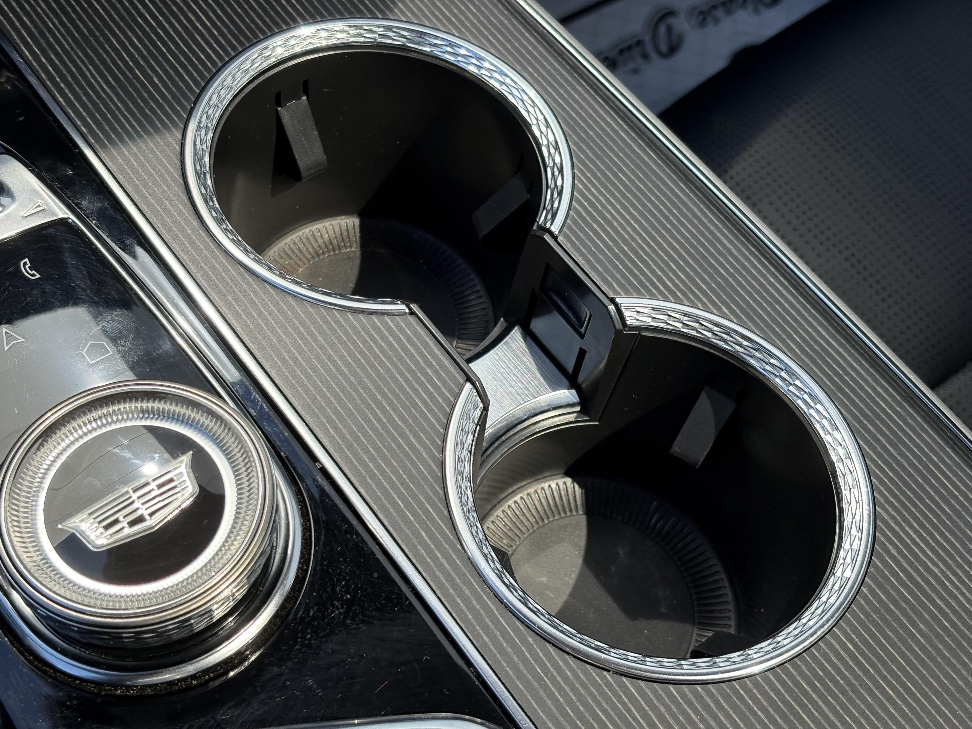 2024 Cadillac LYRIQ Luxury 2