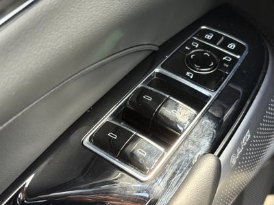 2024 Cadillac LYRIQ Luxury 2