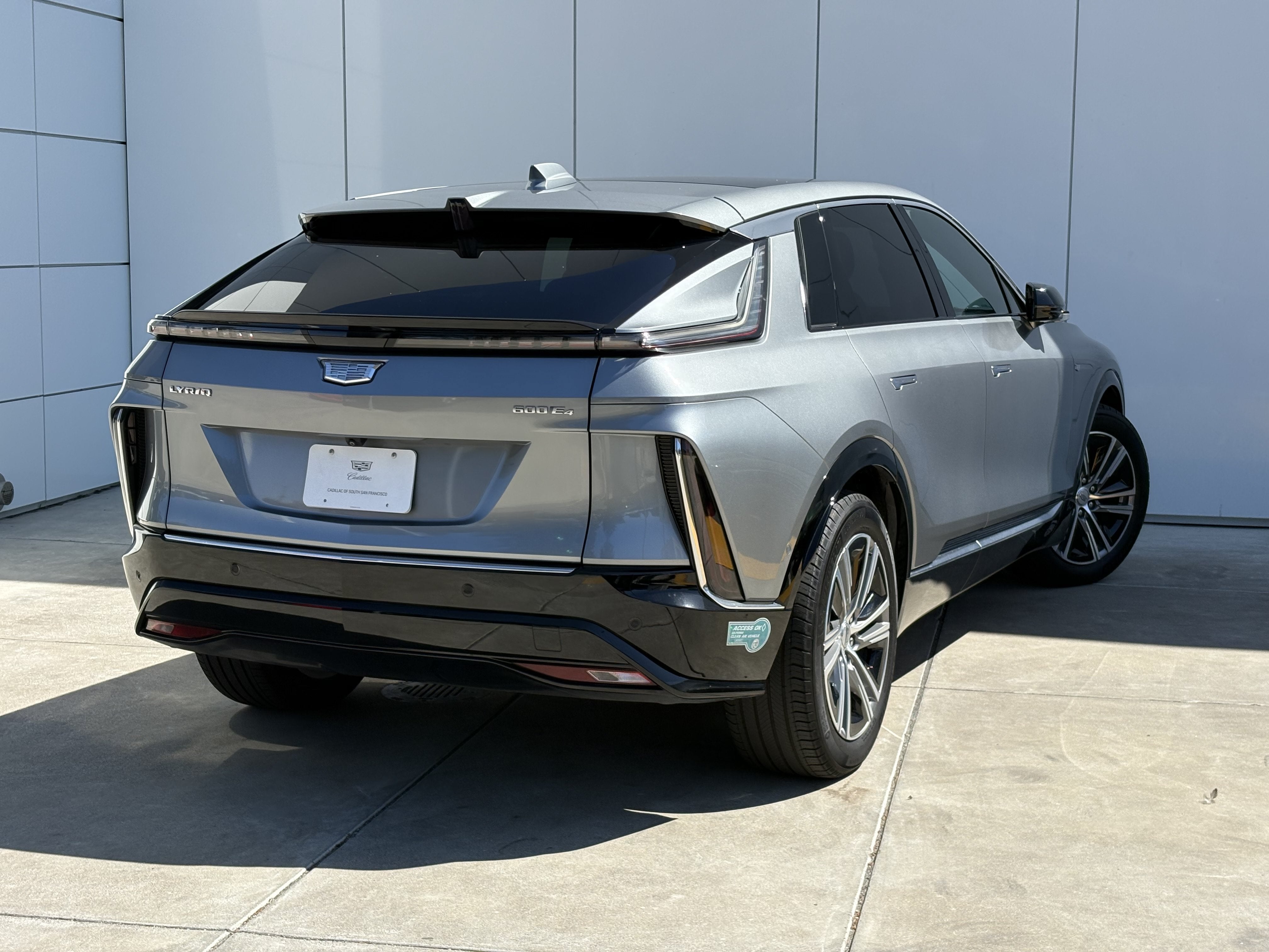 2024 Cadillac LYRIQ Luxury 2