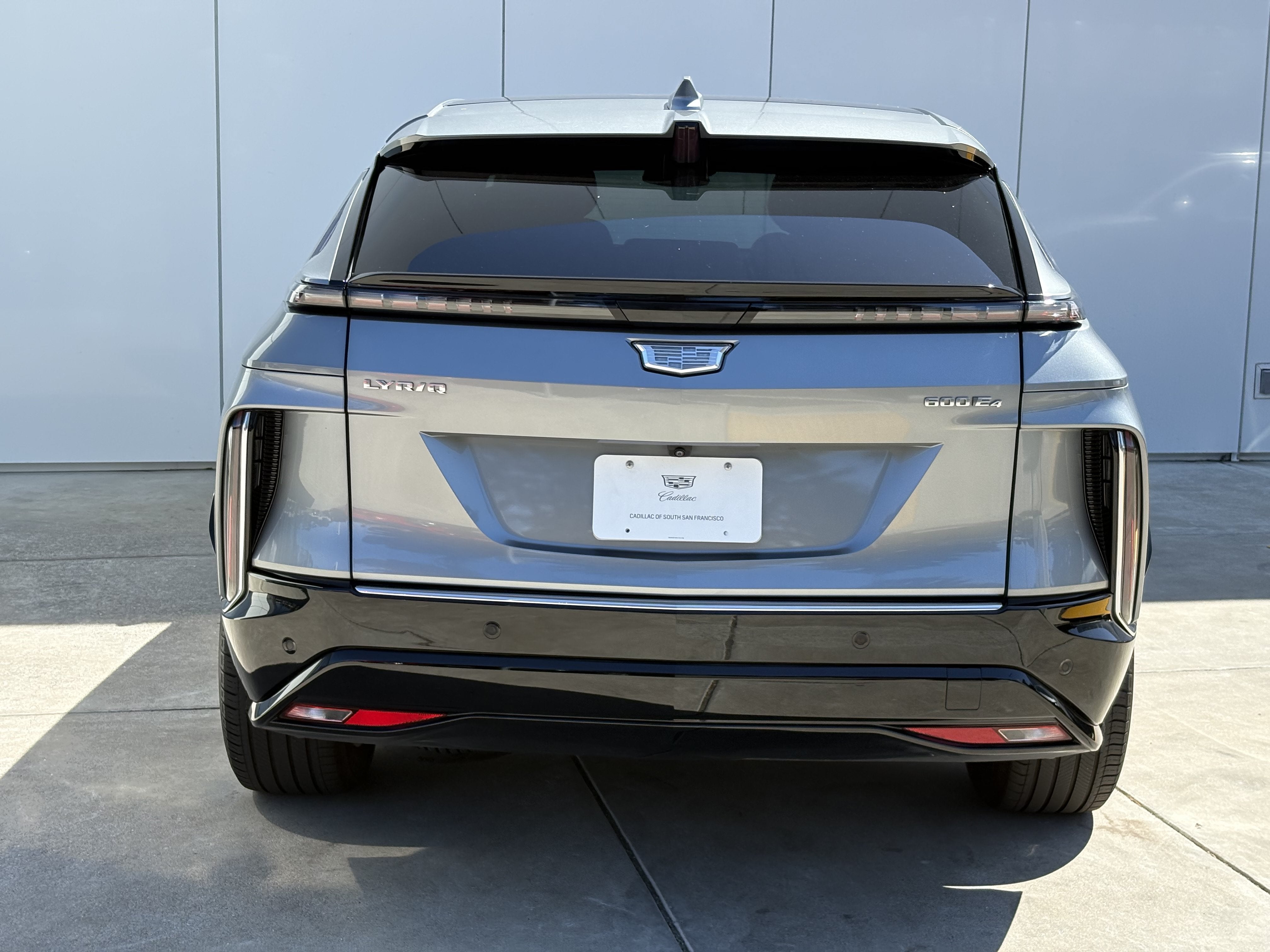 2024 Cadillac LYRIQ Luxury 2