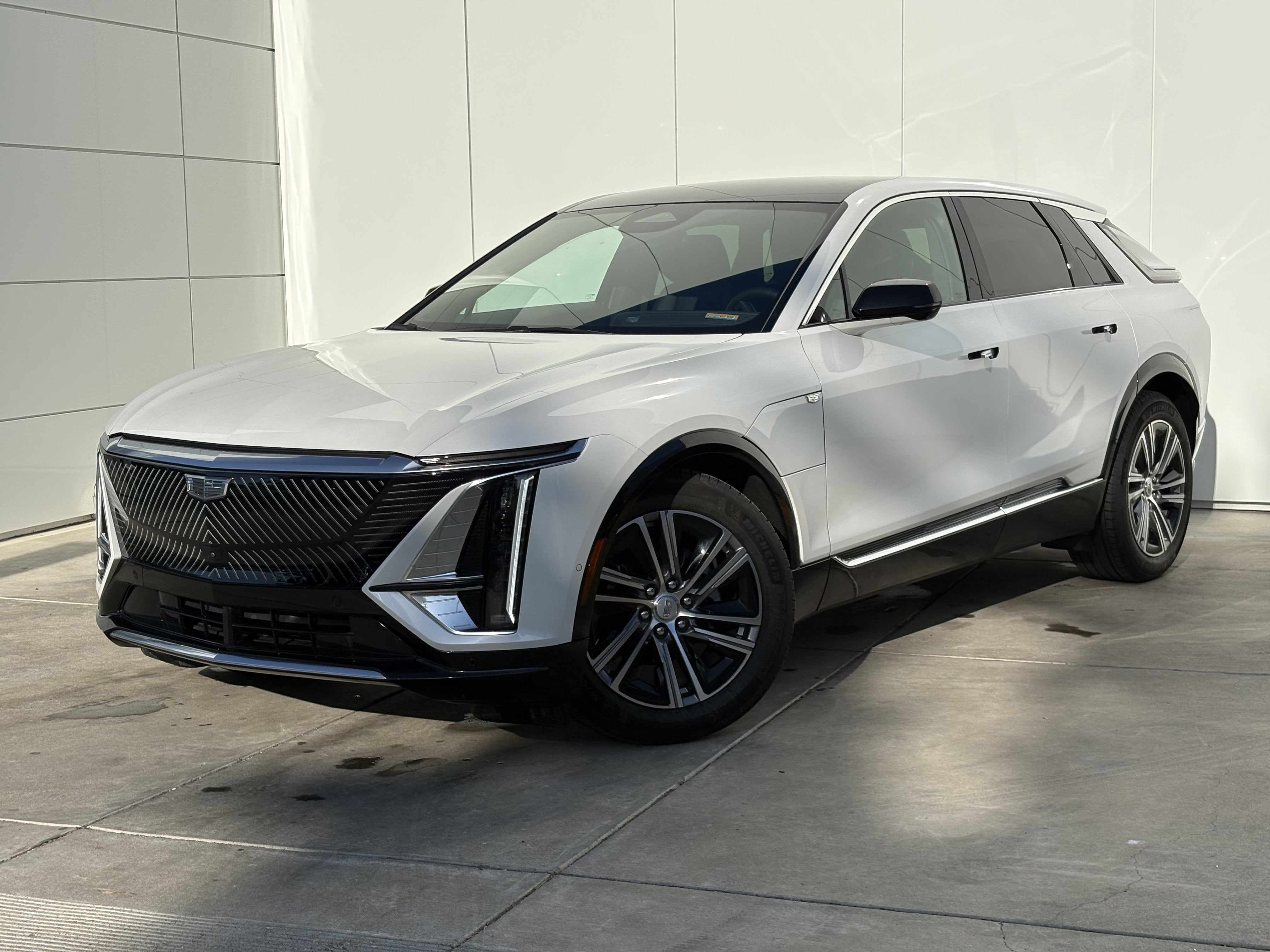 Certified 2024 Cadillac LYRIQ Luxury 2 with VIN 1GYKPRRLXRZ131316 for sale in Colma, CA