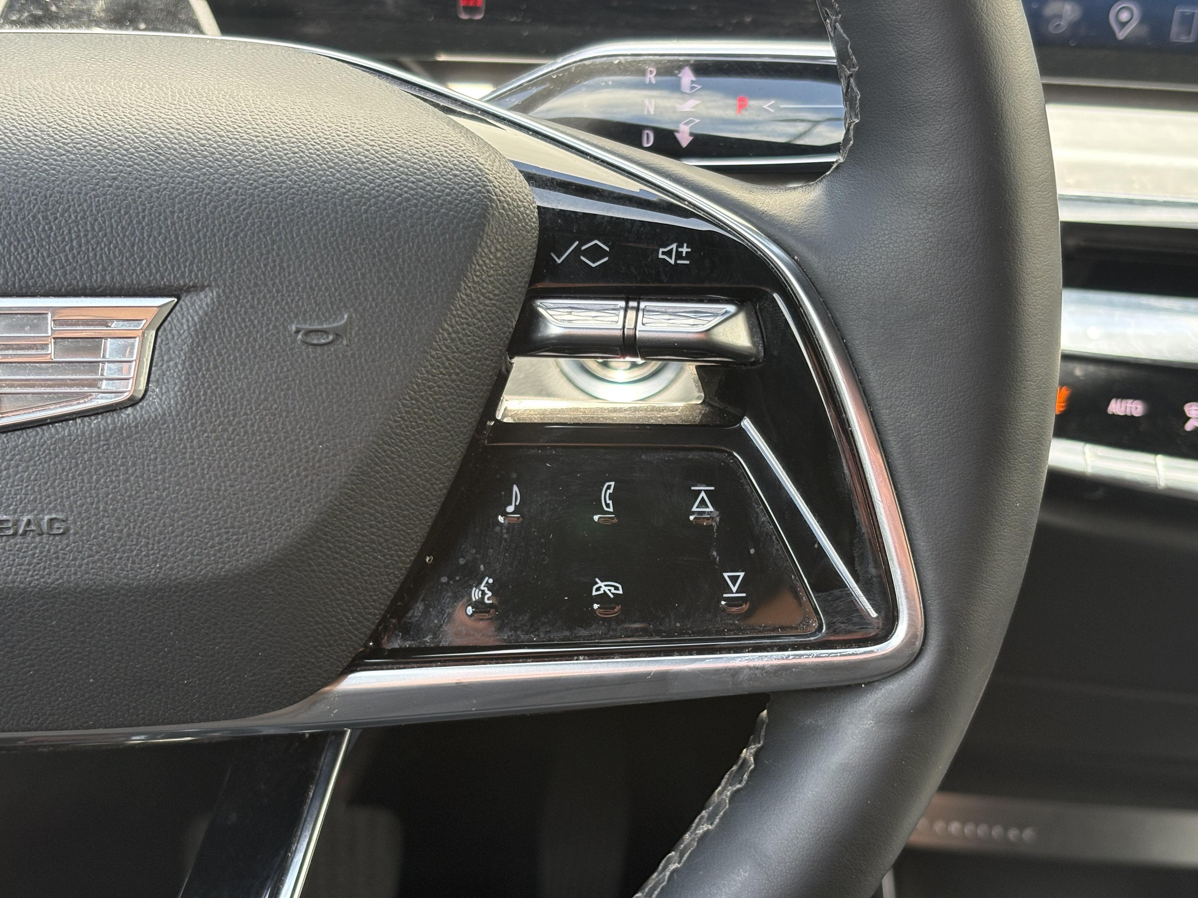 2024 Cadillac LYRIQ Luxury 3
