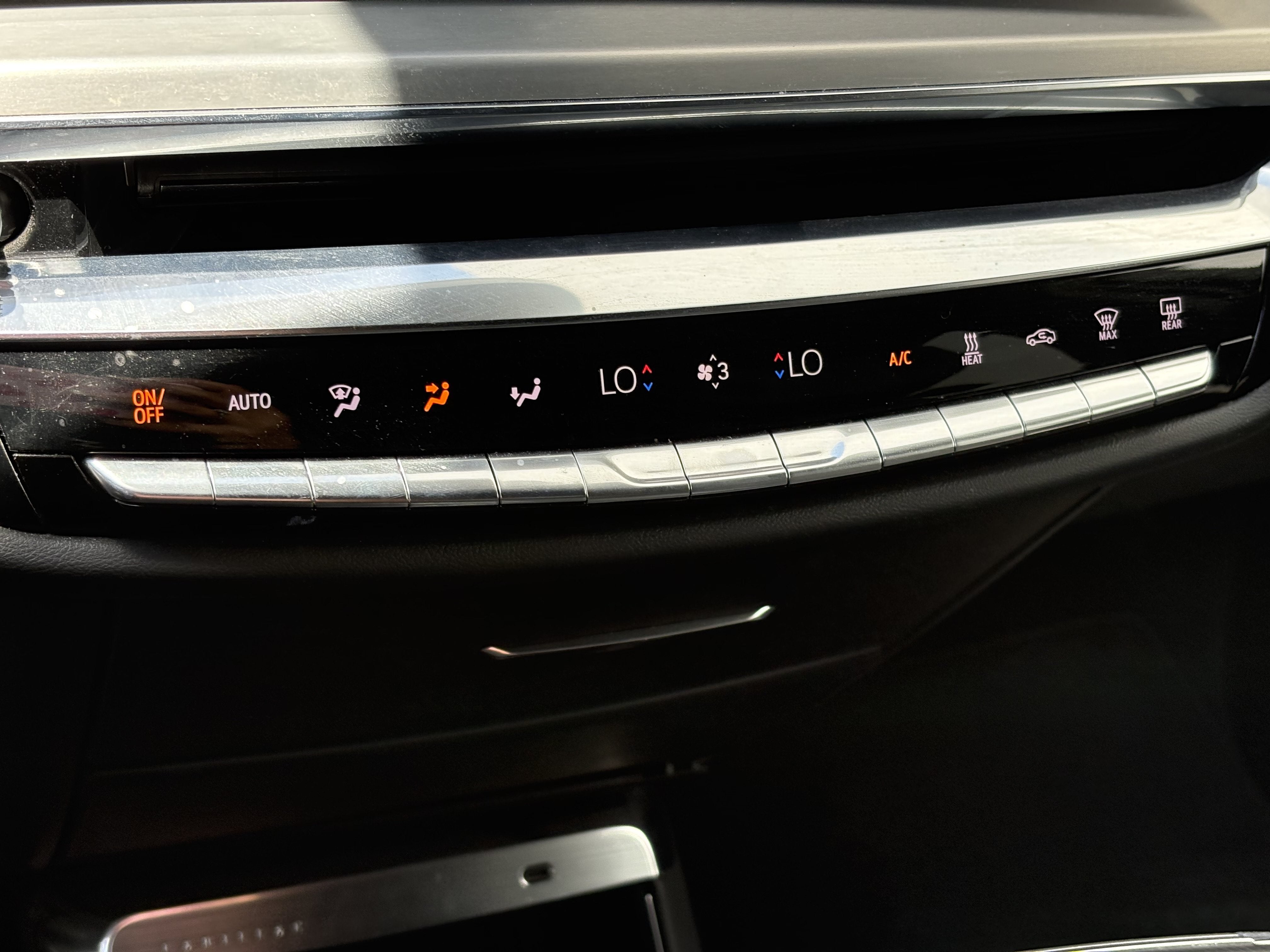 2024 Cadillac LYRIQ Luxury 3