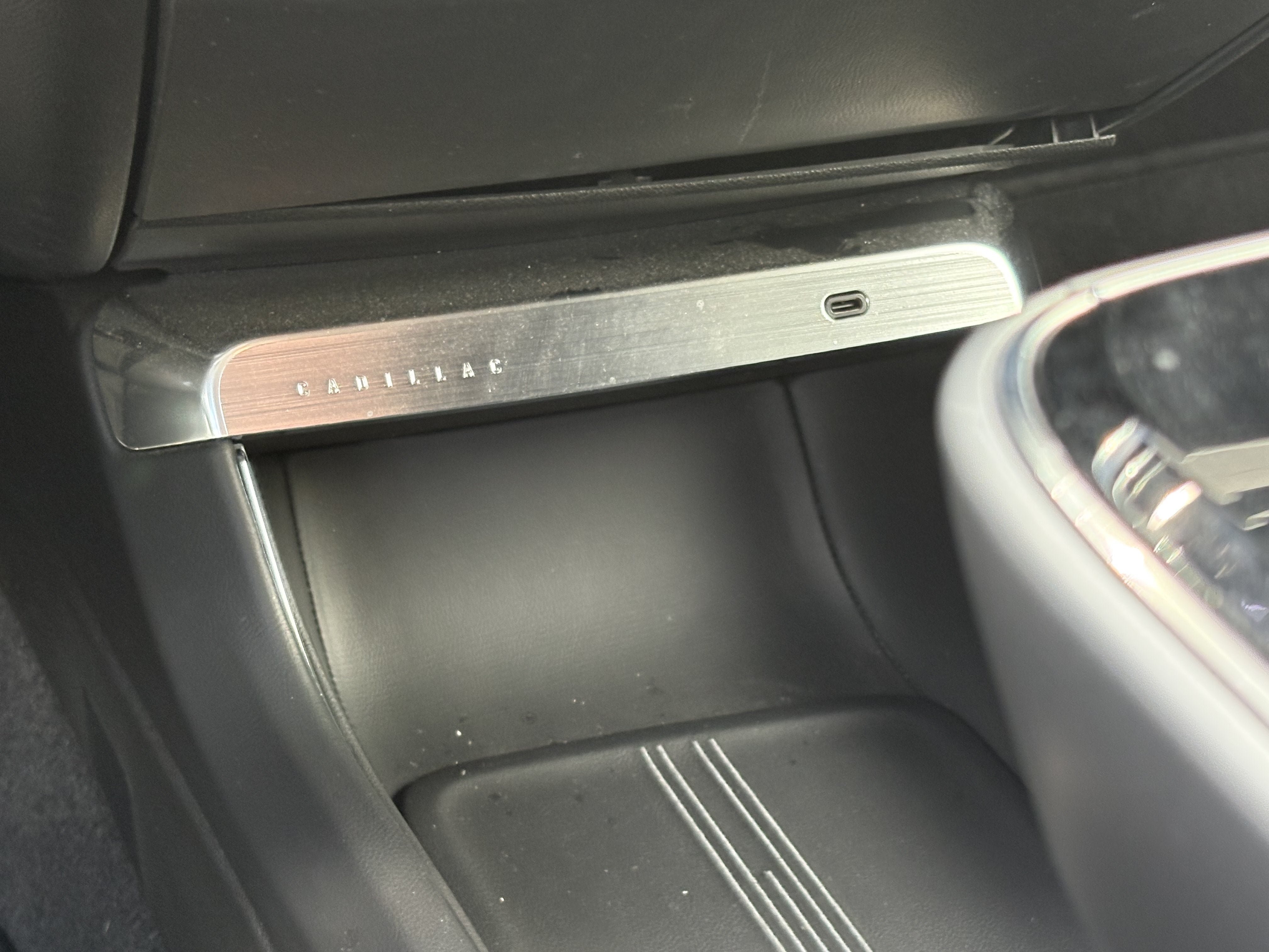 2024 Cadillac LYRIQ Luxury 3