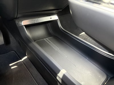 2024 Cadillac LYRIQ Luxury 3