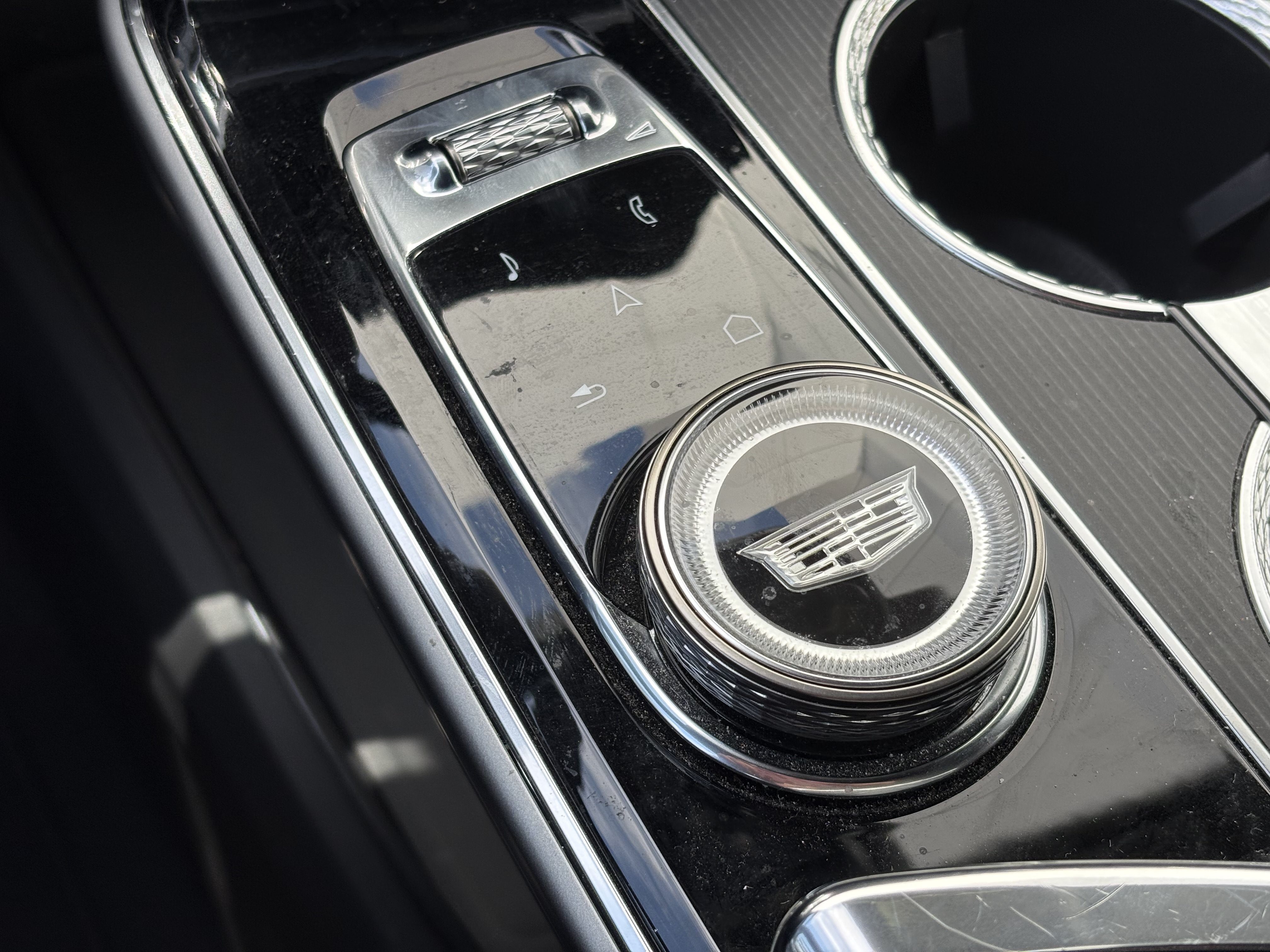 2024 Cadillac LYRIQ Luxury 3