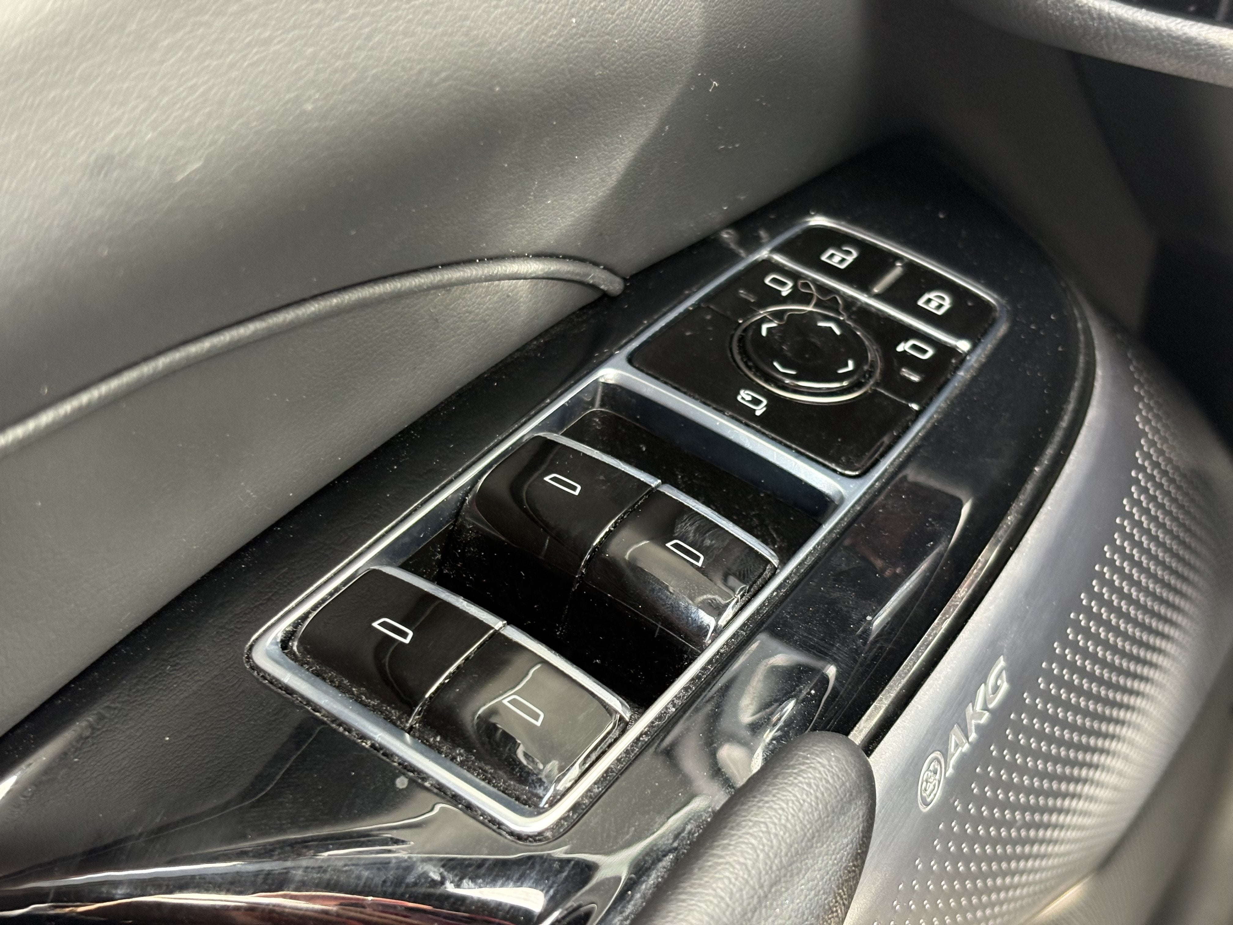 2024 Cadillac LYRIQ Luxury 3
