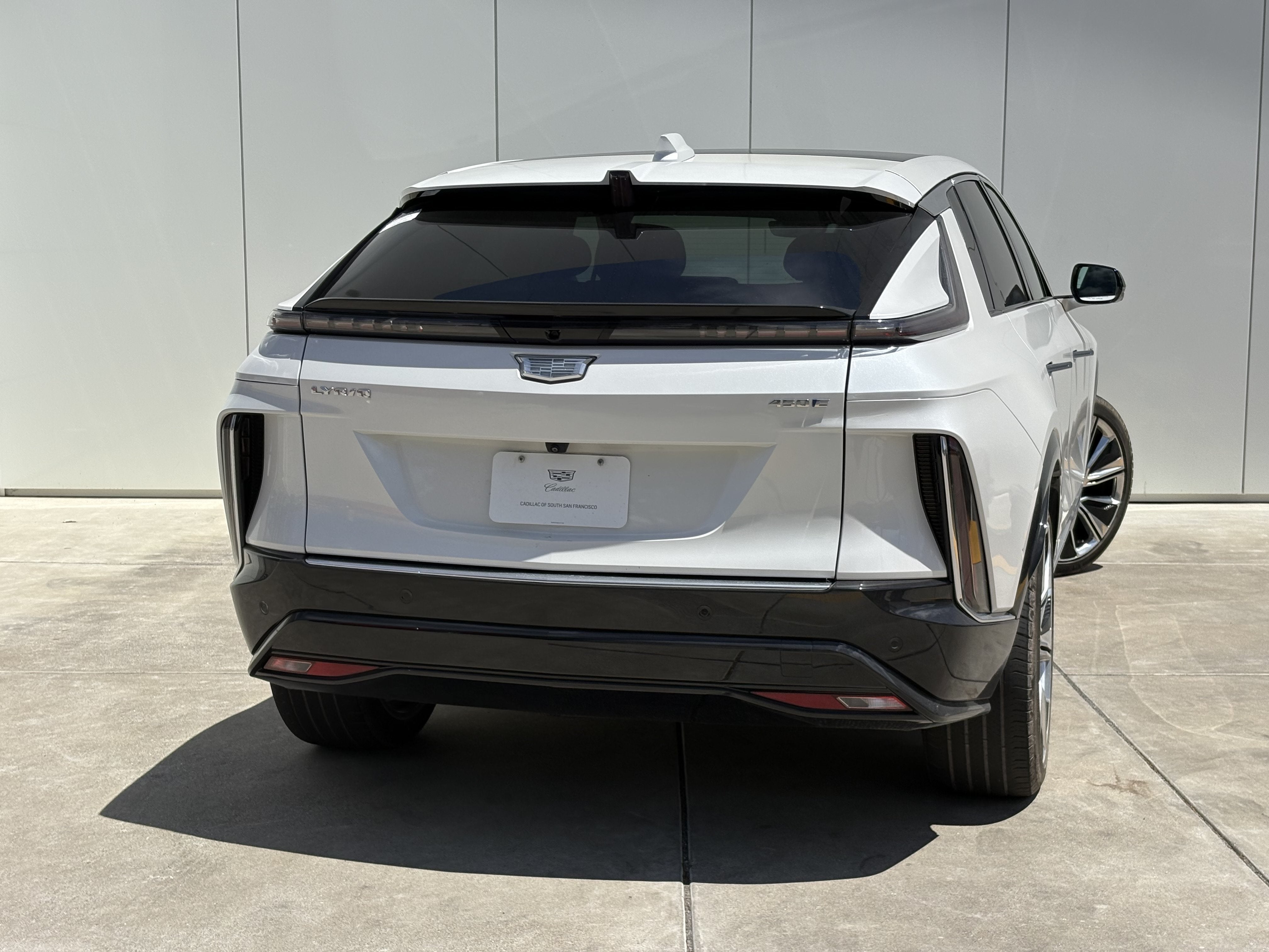 2024 Cadillac LYRIQ Luxury 3