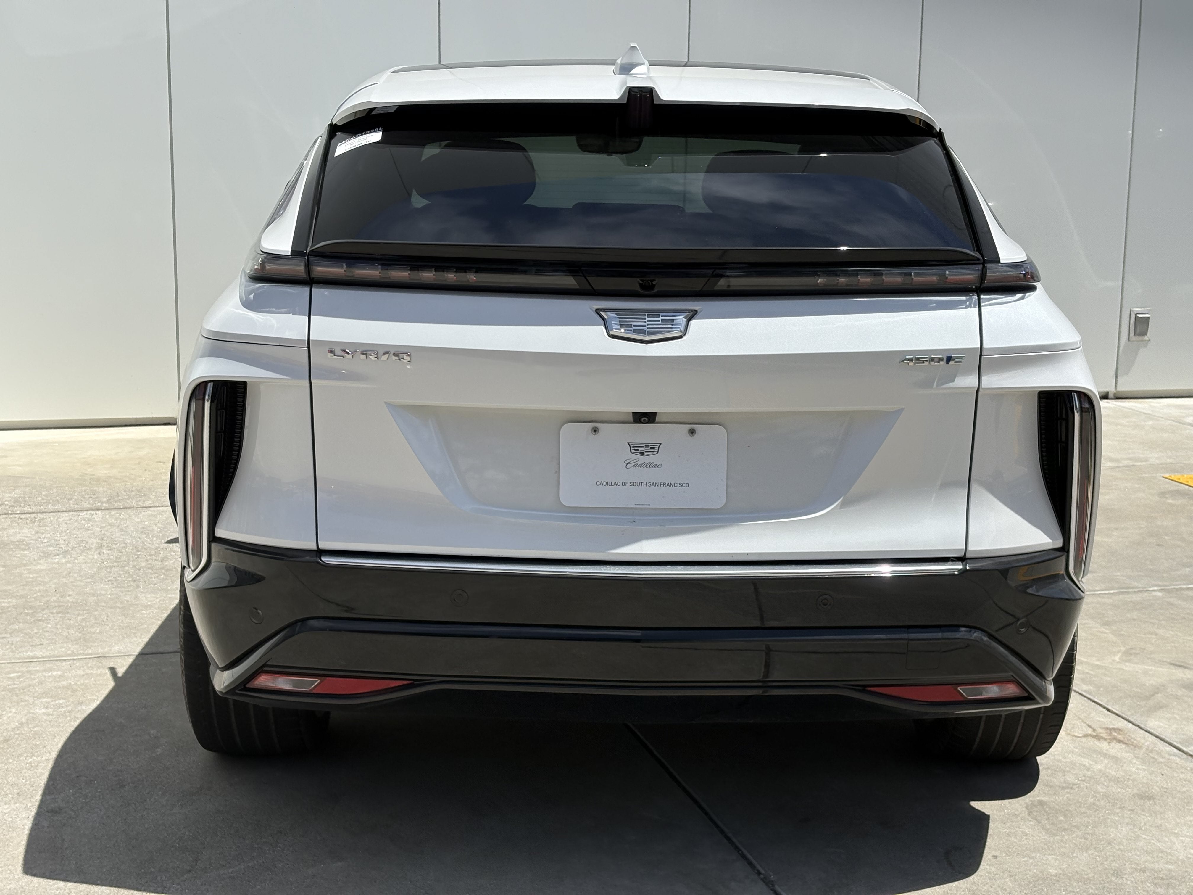 2024 Cadillac LYRIQ Luxury 3