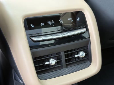 2024 Cadillac LYRIQ Luxury 3