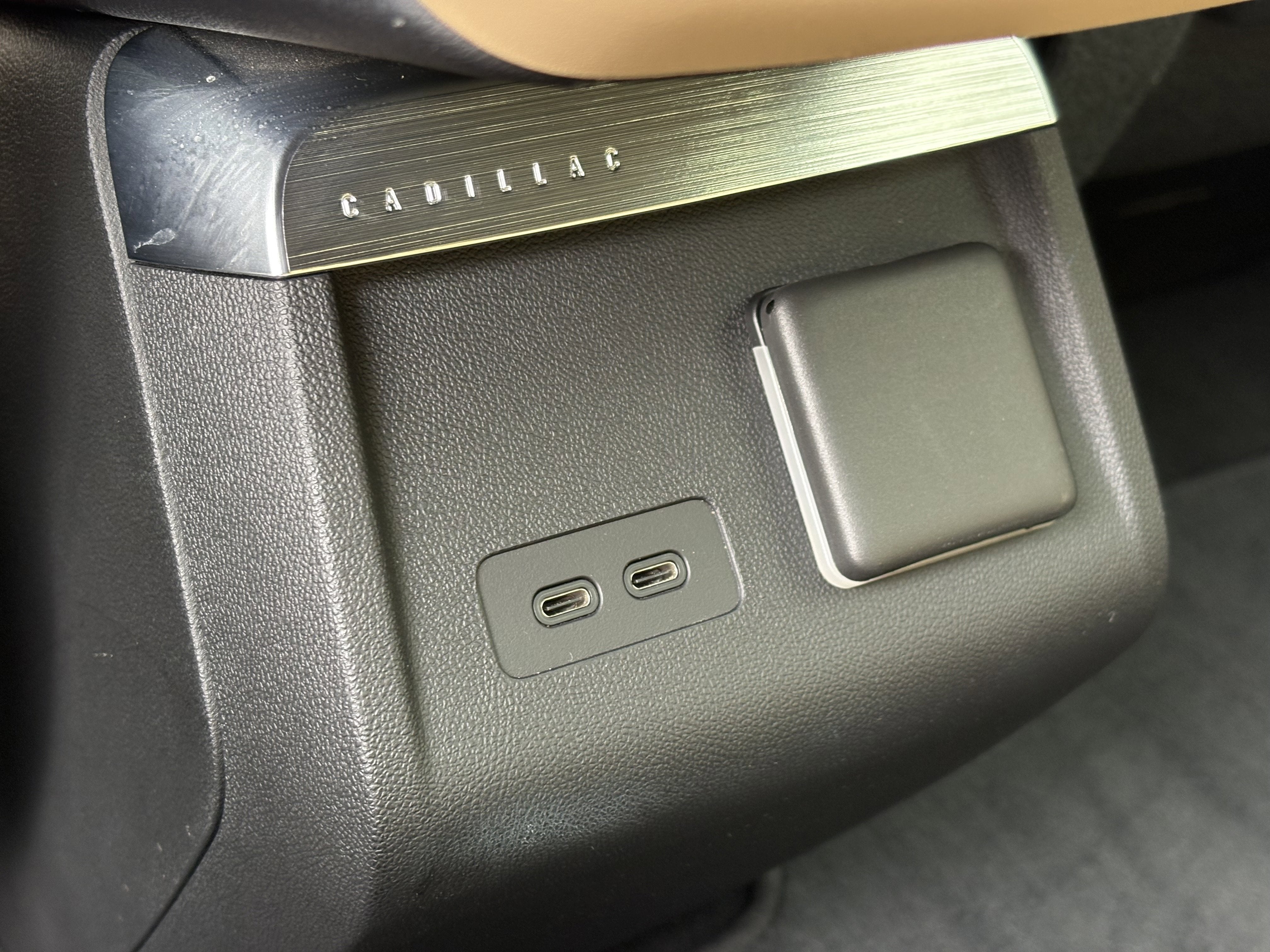 2024 Cadillac LYRIQ Luxury 3