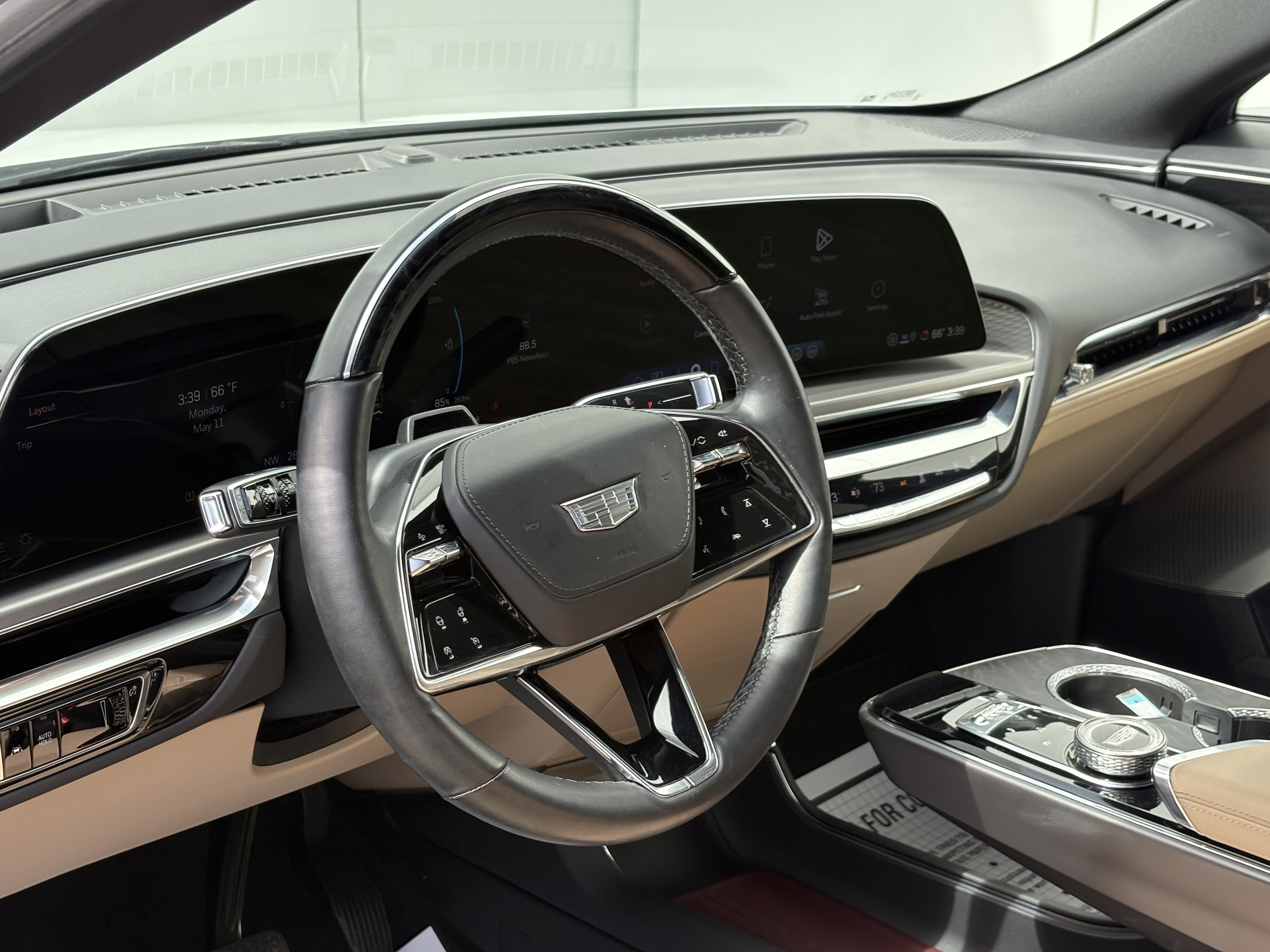 2024 Cadillac LYRIQ Luxury 3