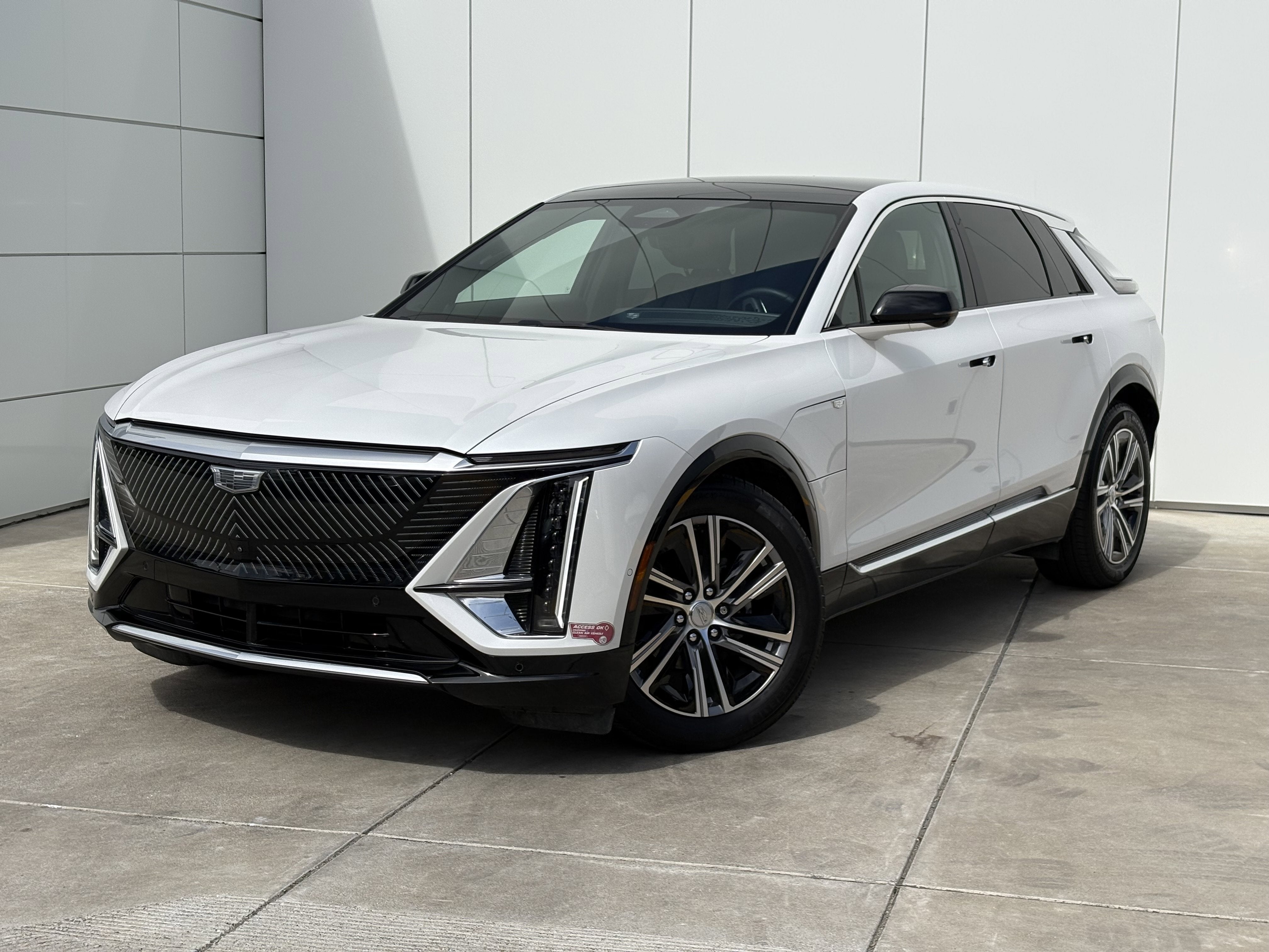 2024 Cadillac LYRIQ Luxury 3