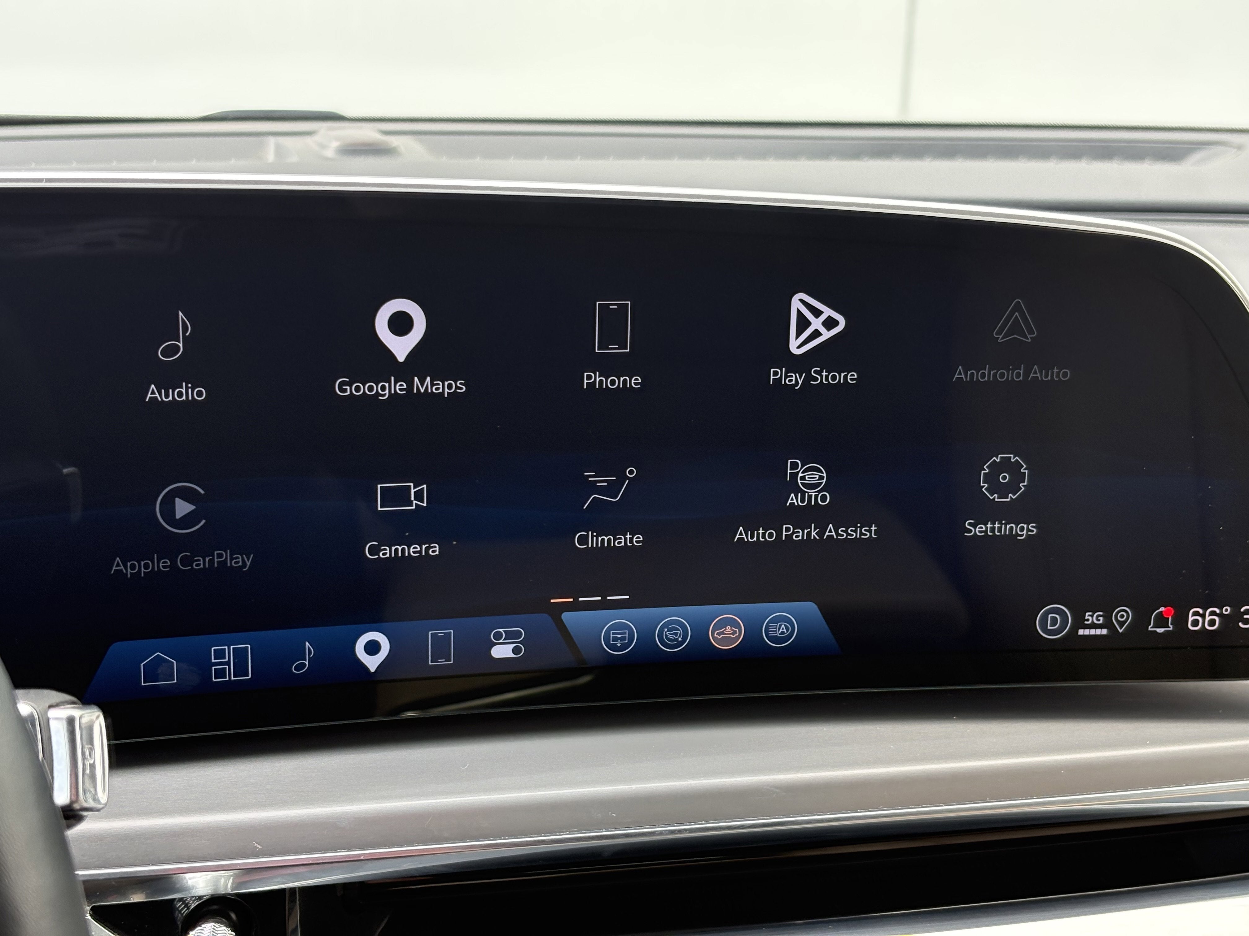 2024 Cadillac LYRIQ Luxury 3