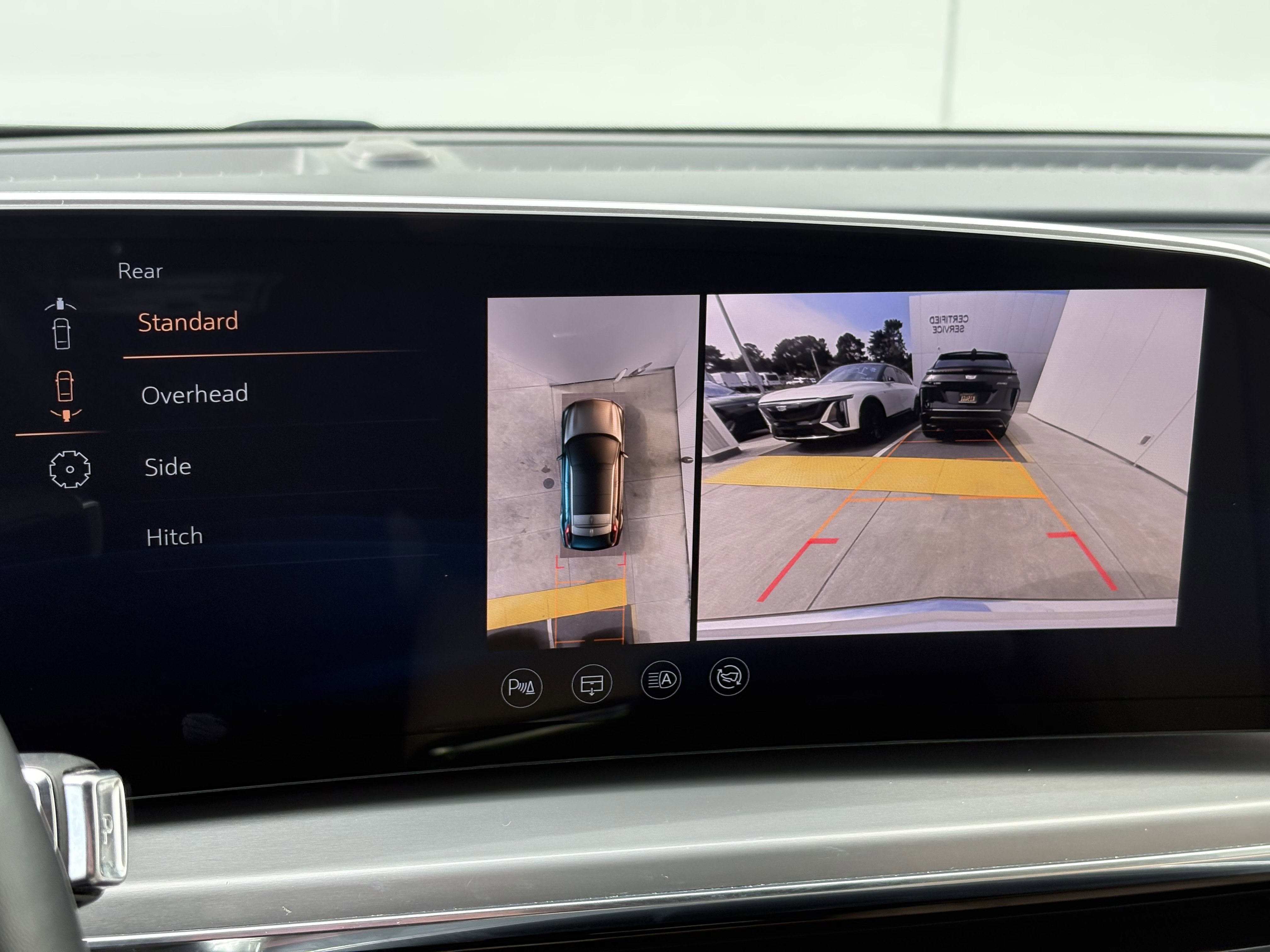 2024 Cadillac LYRIQ Luxury 3