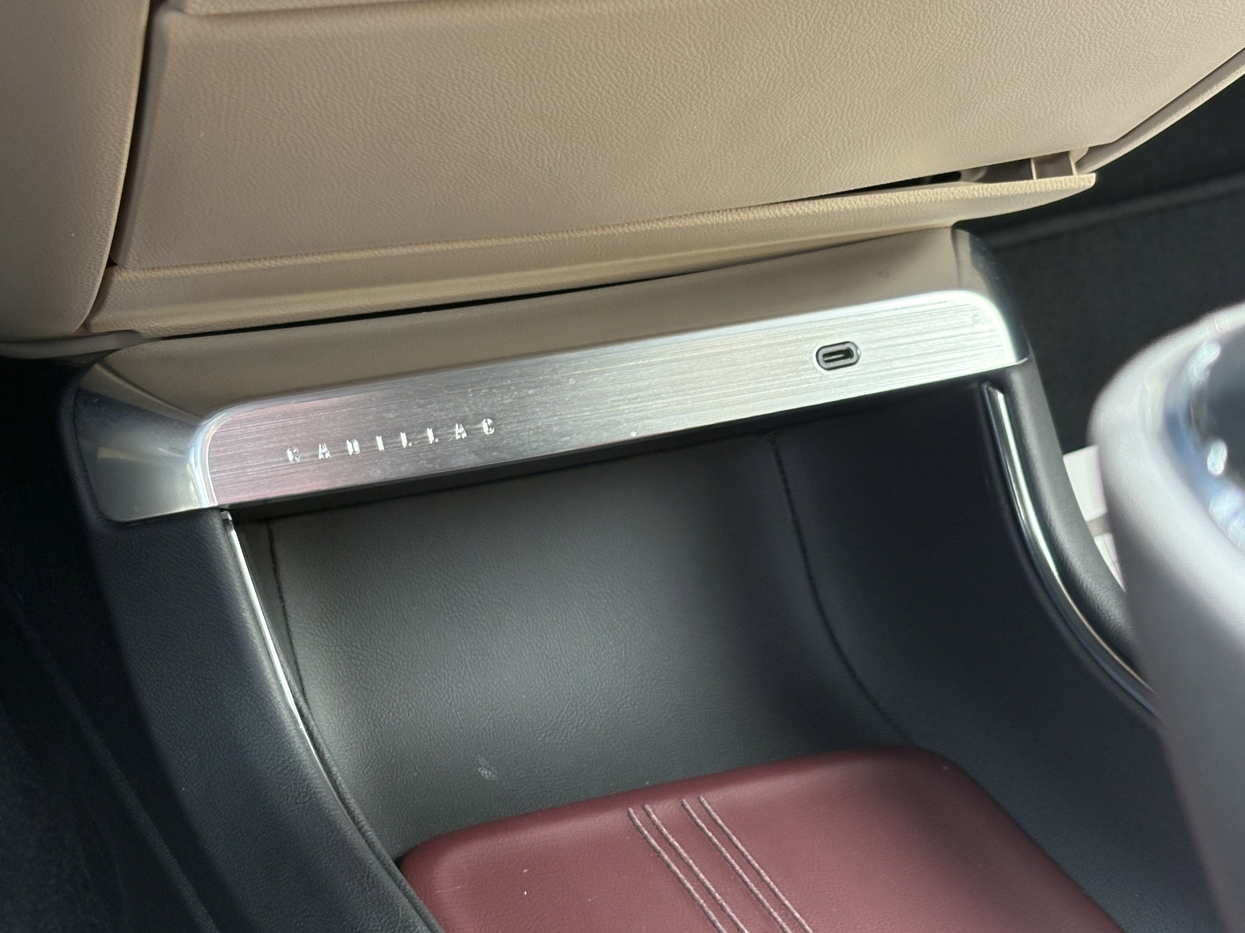 2024 Cadillac LYRIQ Luxury 3
