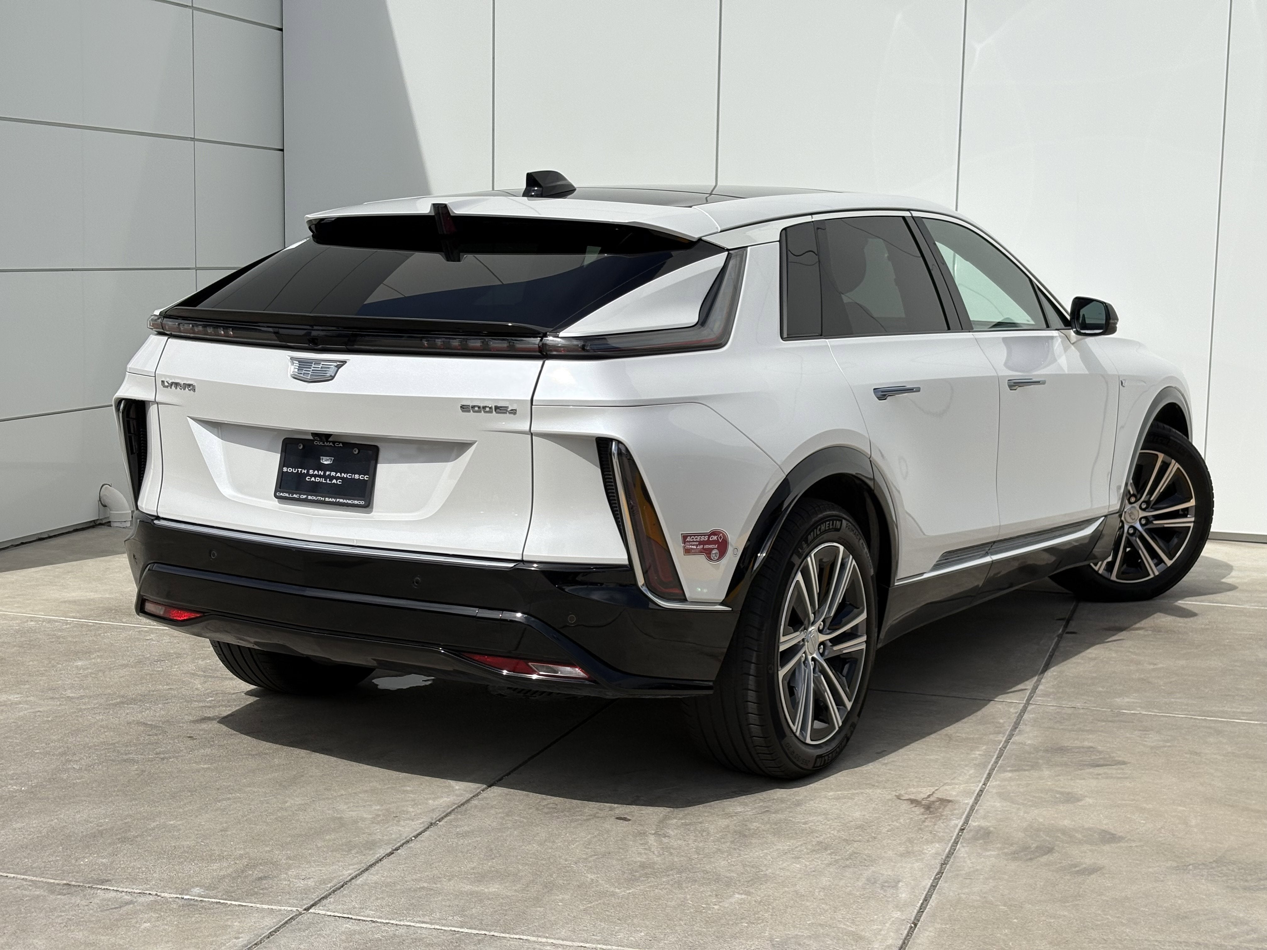 2024 Cadillac LYRIQ Luxury 3