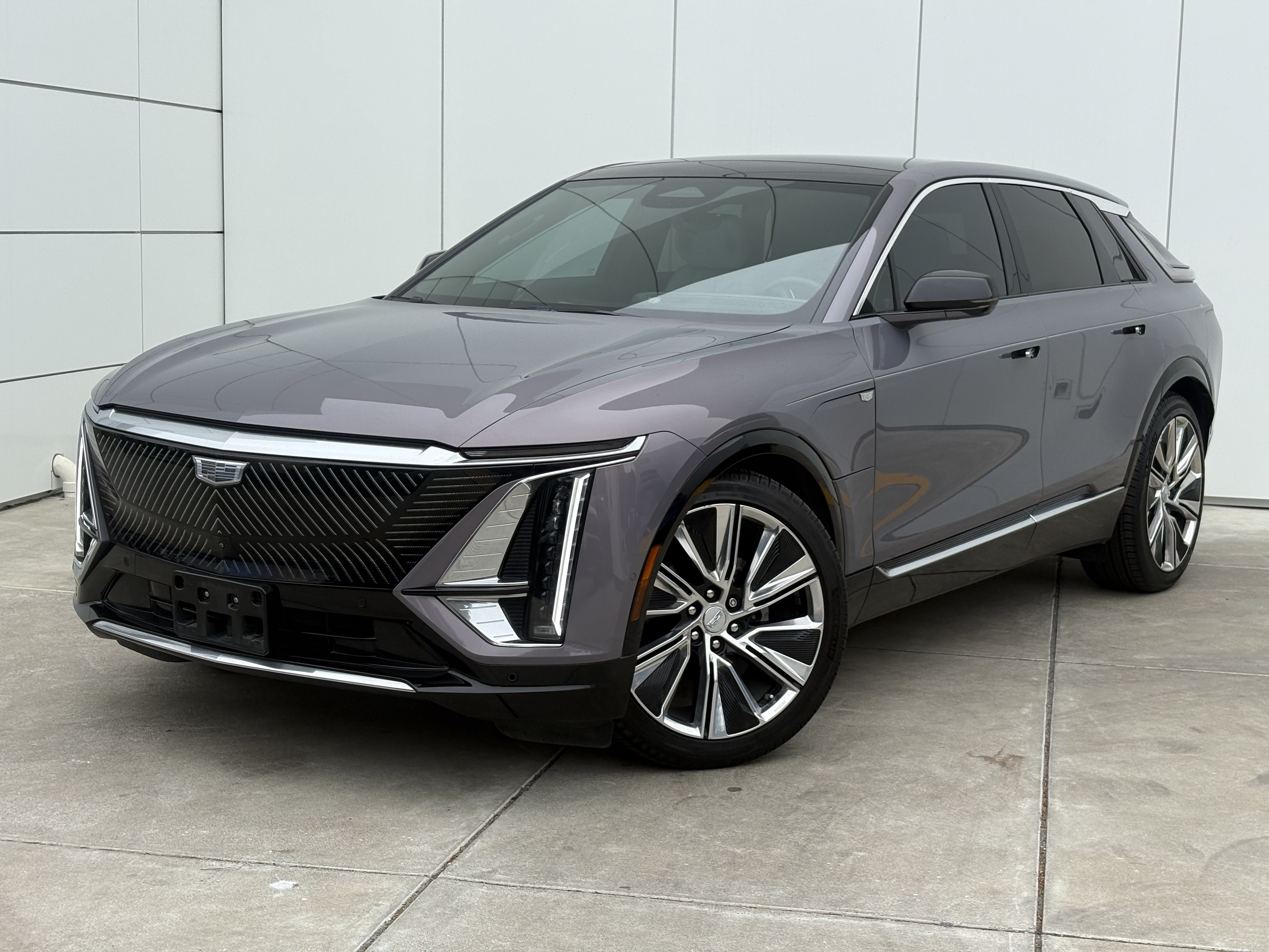 Used 2024 Cadillac LYRIQ Luxury 3 with VIN 1GYKPSRL7RZ124251 for sale in Colma, CA