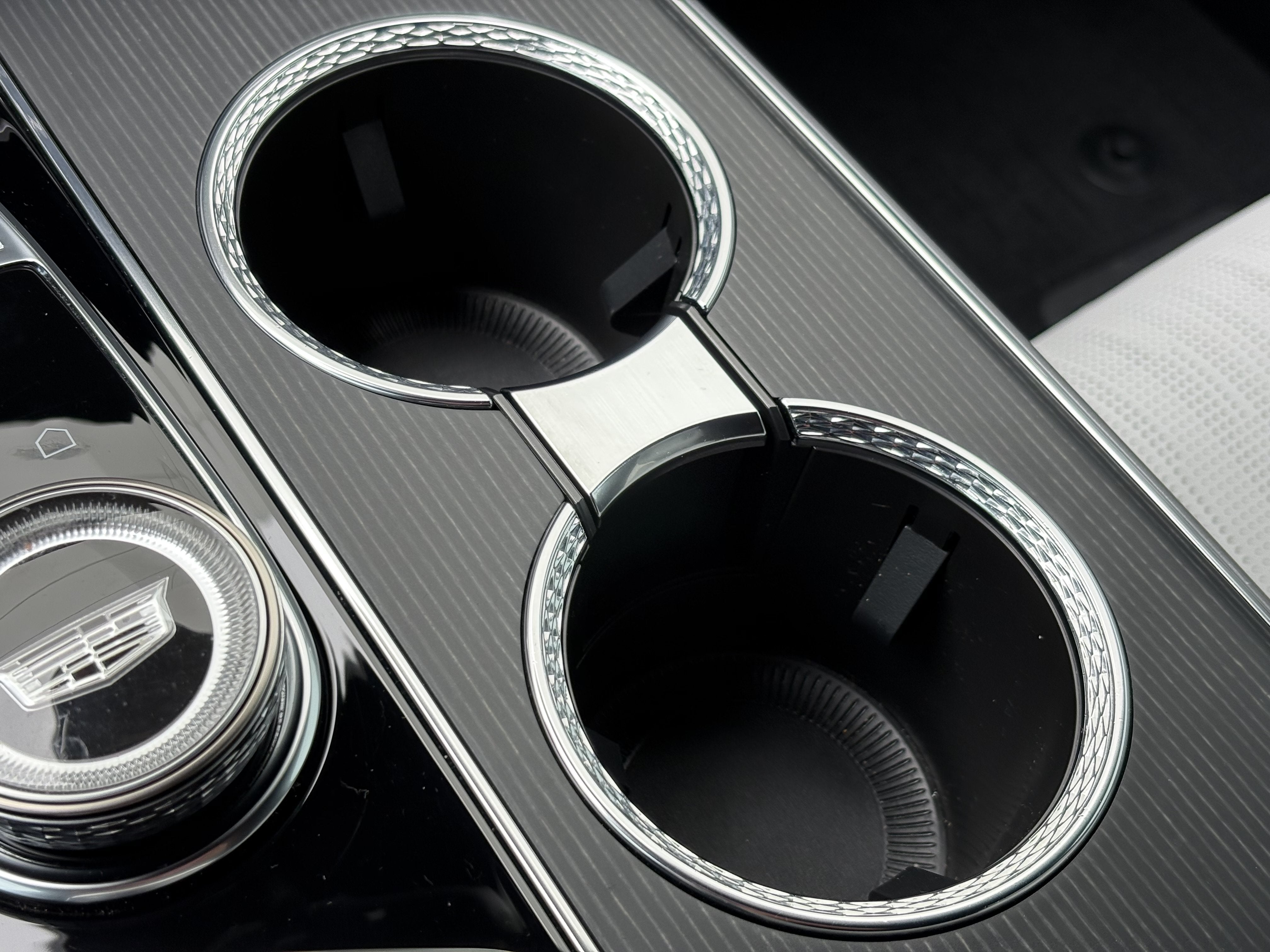 2024 Cadillac LYRIQ Luxury 3