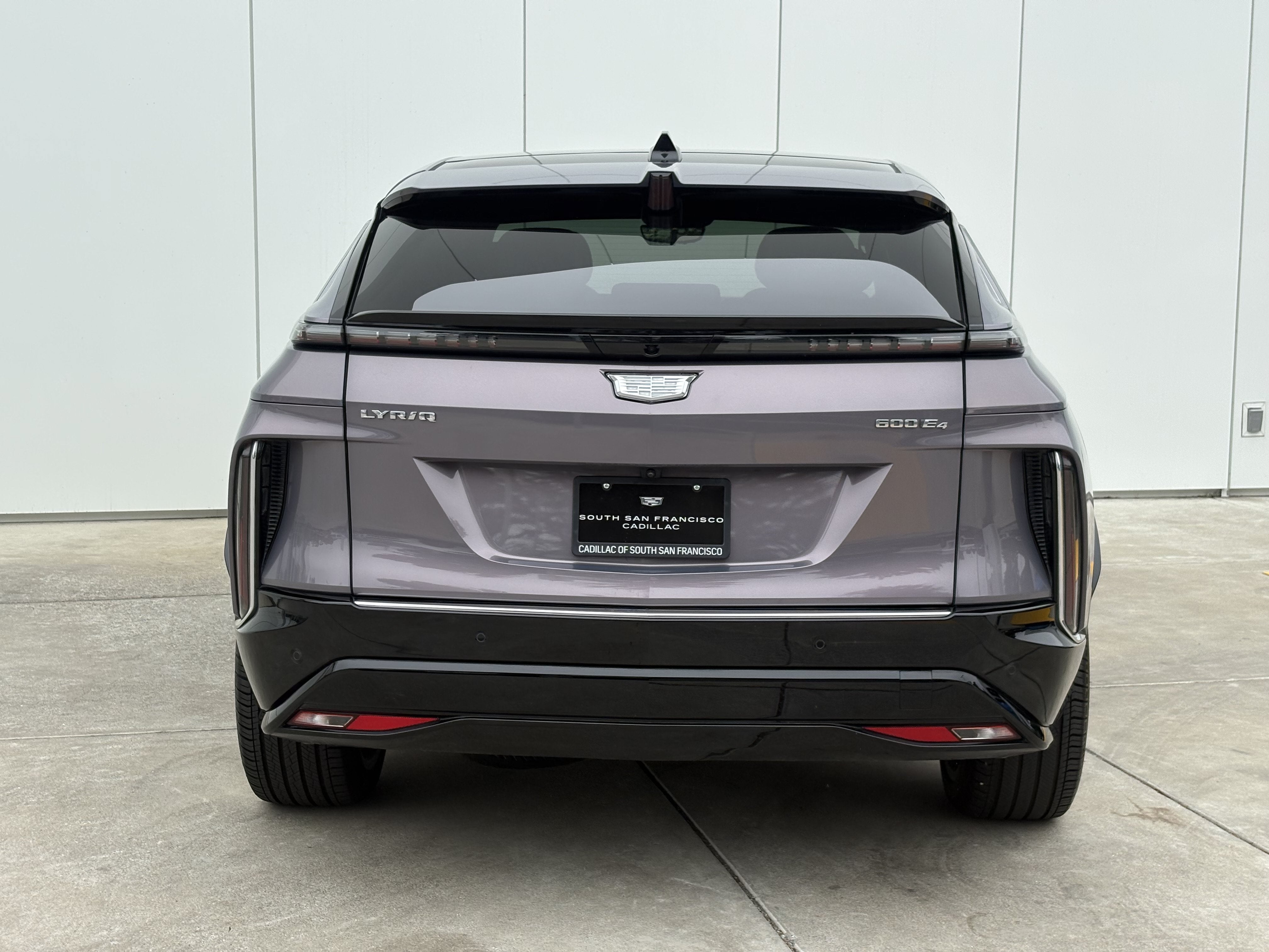 2024 Cadillac LYRIQ Luxury 3