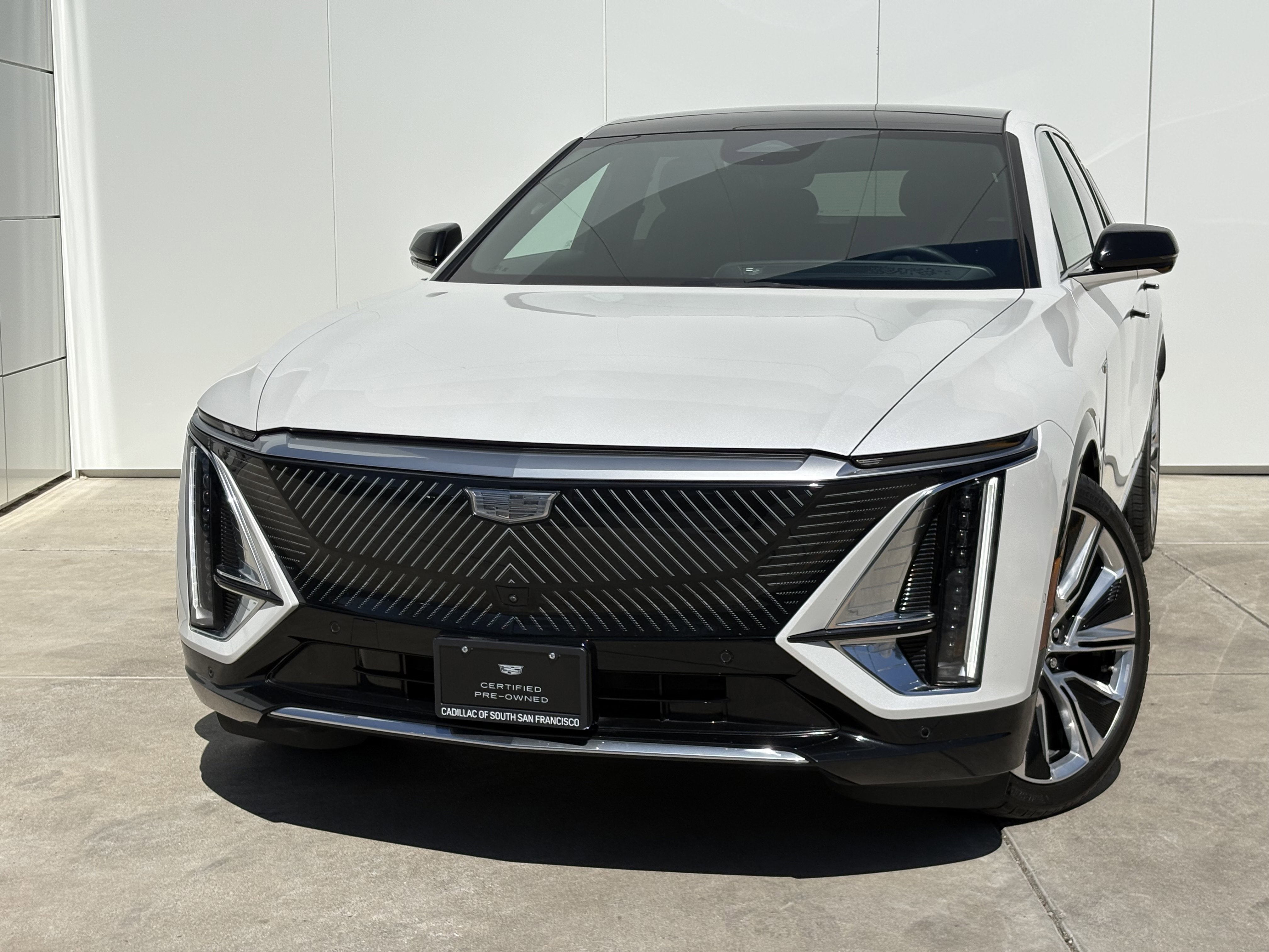 2024 Cadillac LYRIQ Luxury 3