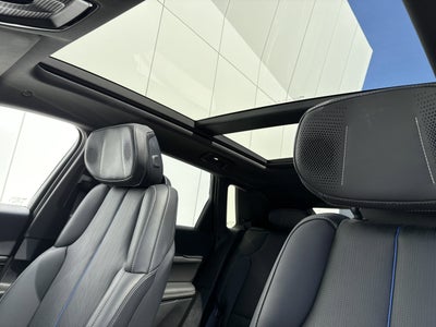 2024 Cadillac LYRIQ Luxury 3