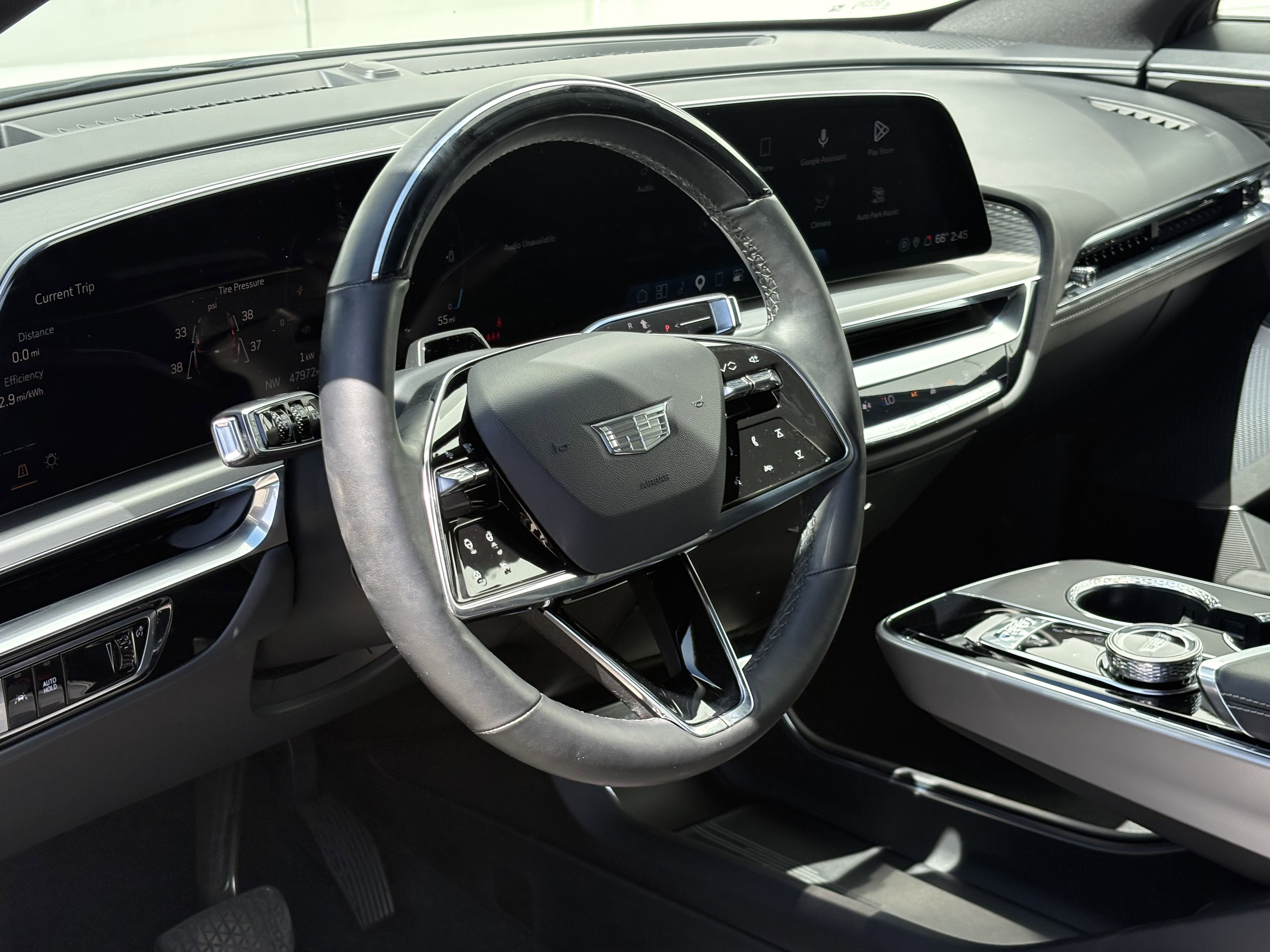 2024 Cadillac LYRIQ Luxury 3