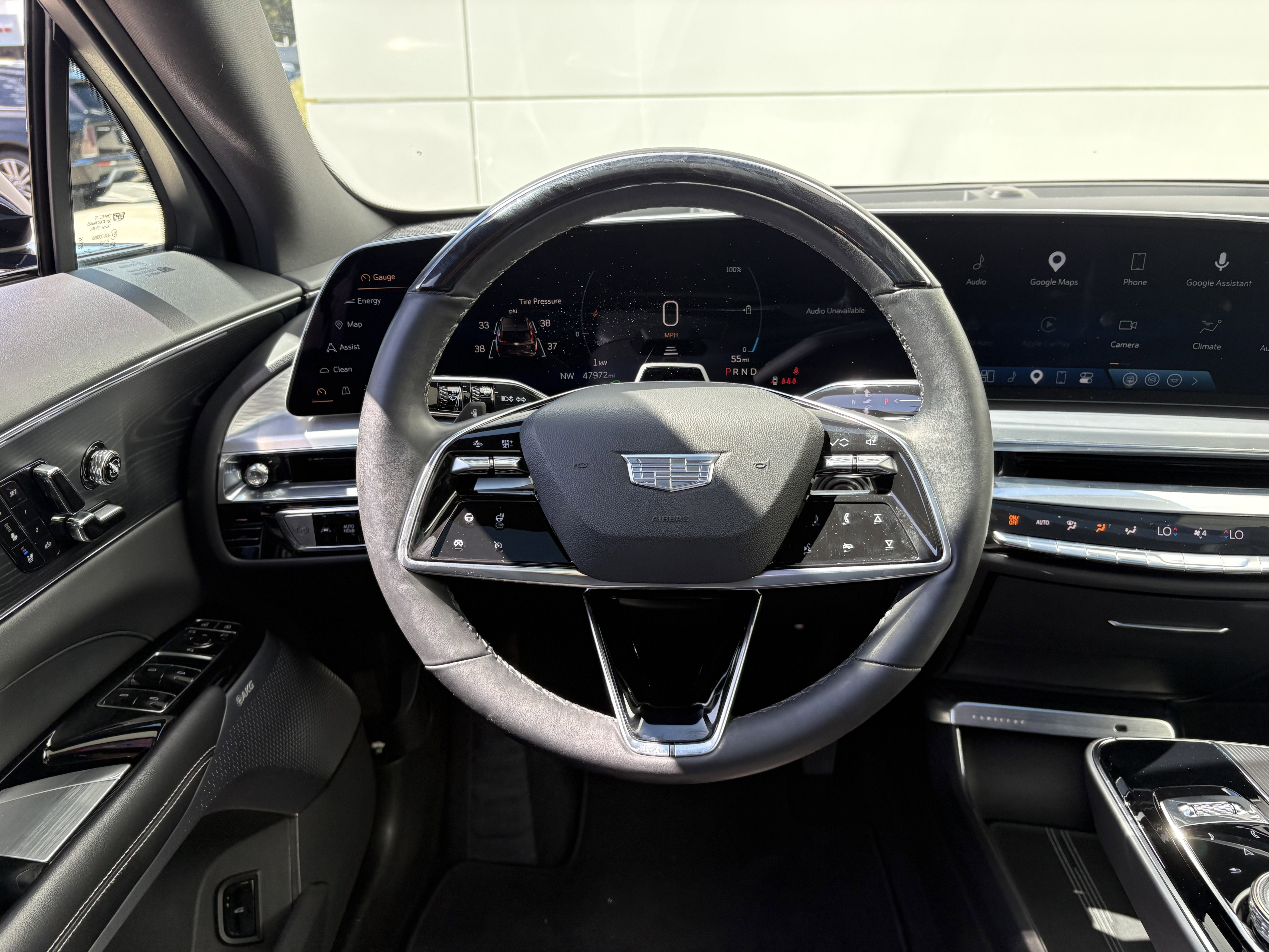 2024 Cadillac LYRIQ Luxury 3