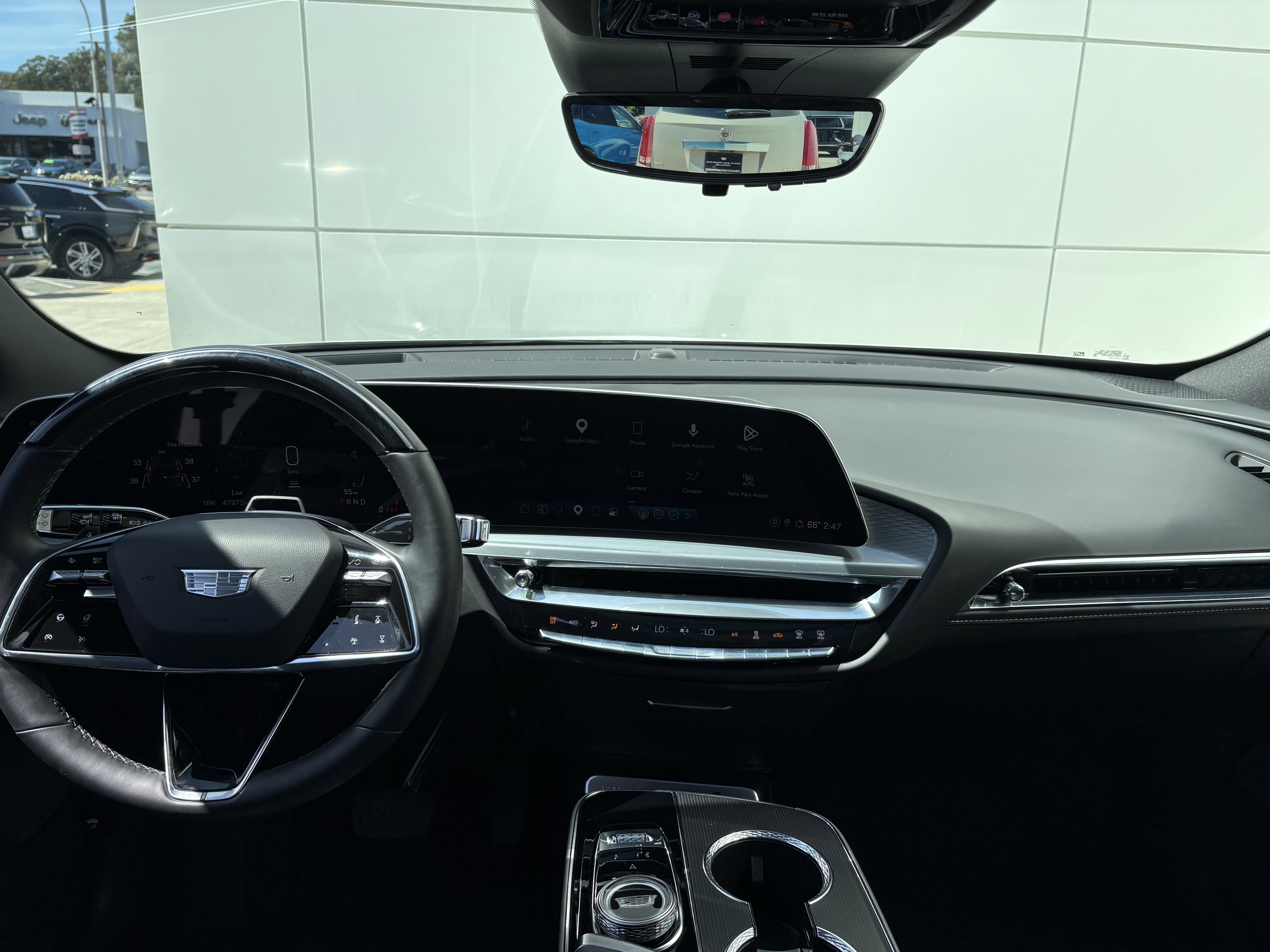 2024 Cadillac LYRIQ Luxury 3