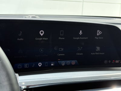 2024 Cadillac LYRIQ Luxury 3