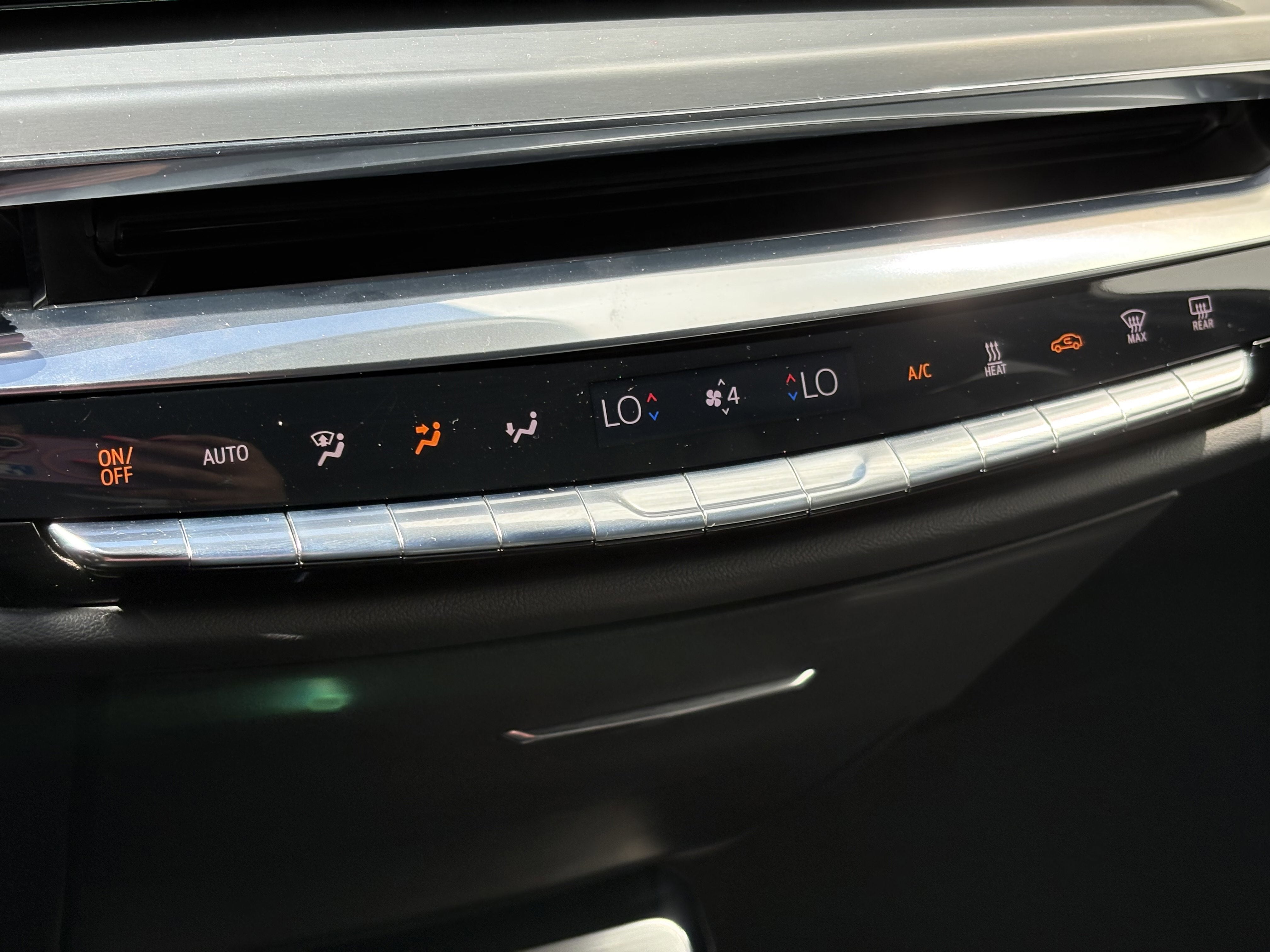 2024 Cadillac LYRIQ Luxury 3
