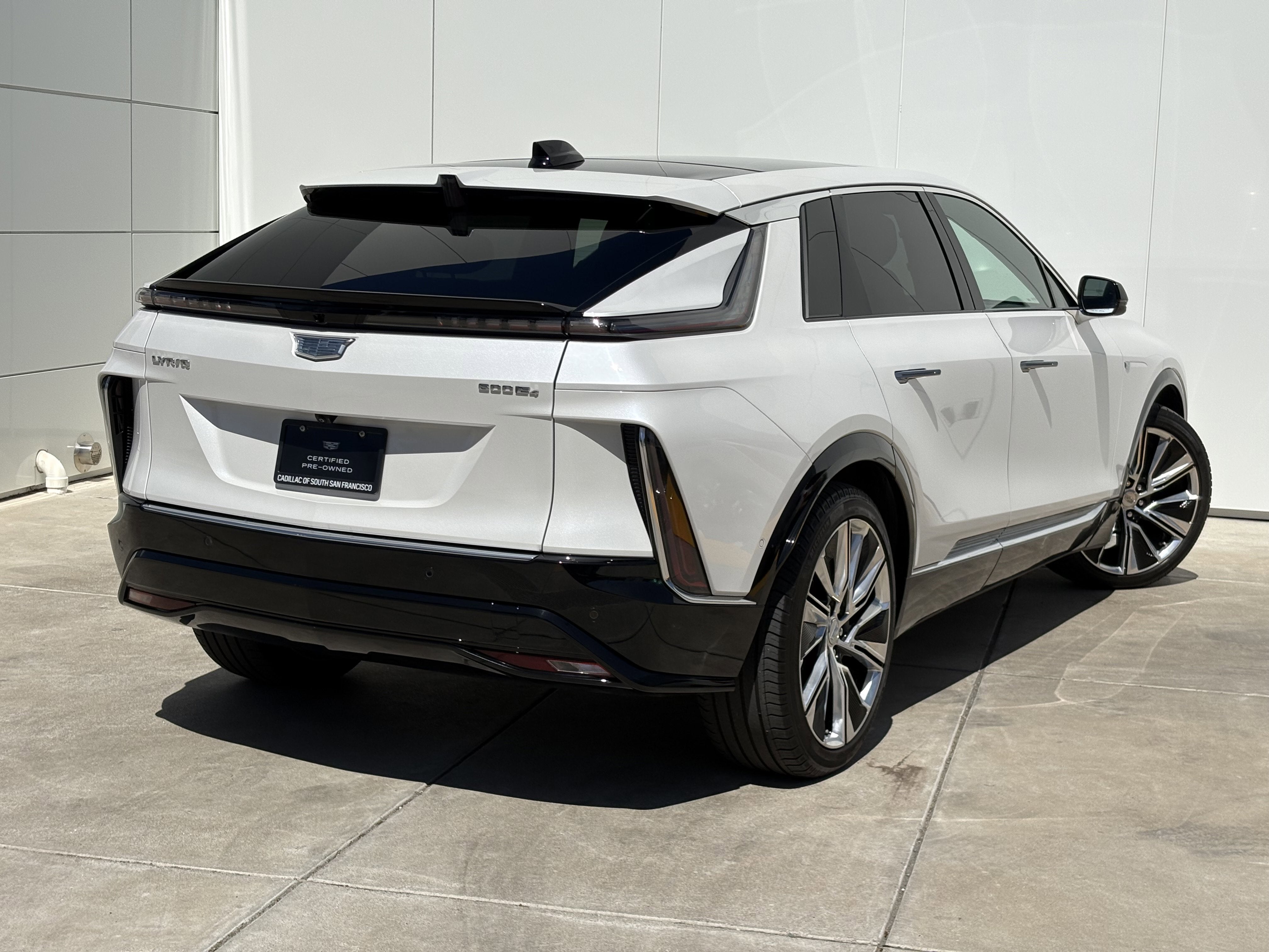 2024 Cadillac LYRIQ Luxury 3