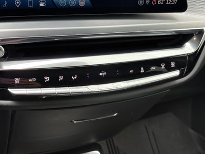2024 Cadillac LYRIQ Luxury 3