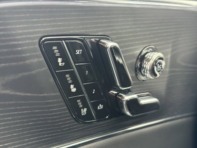 2024 Cadillac LYRIQ Luxury 3