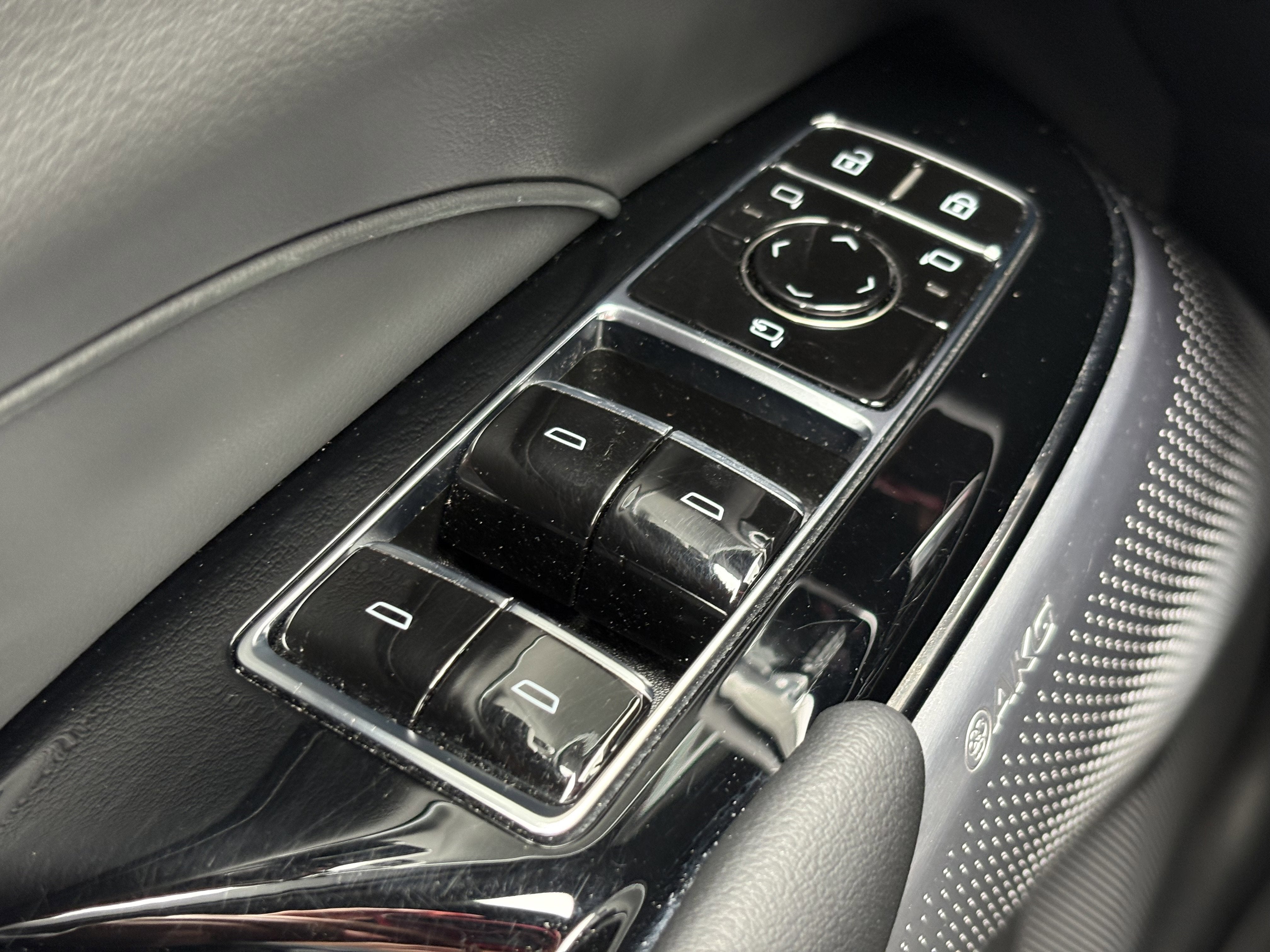 2024 Cadillac LYRIQ Luxury 3
