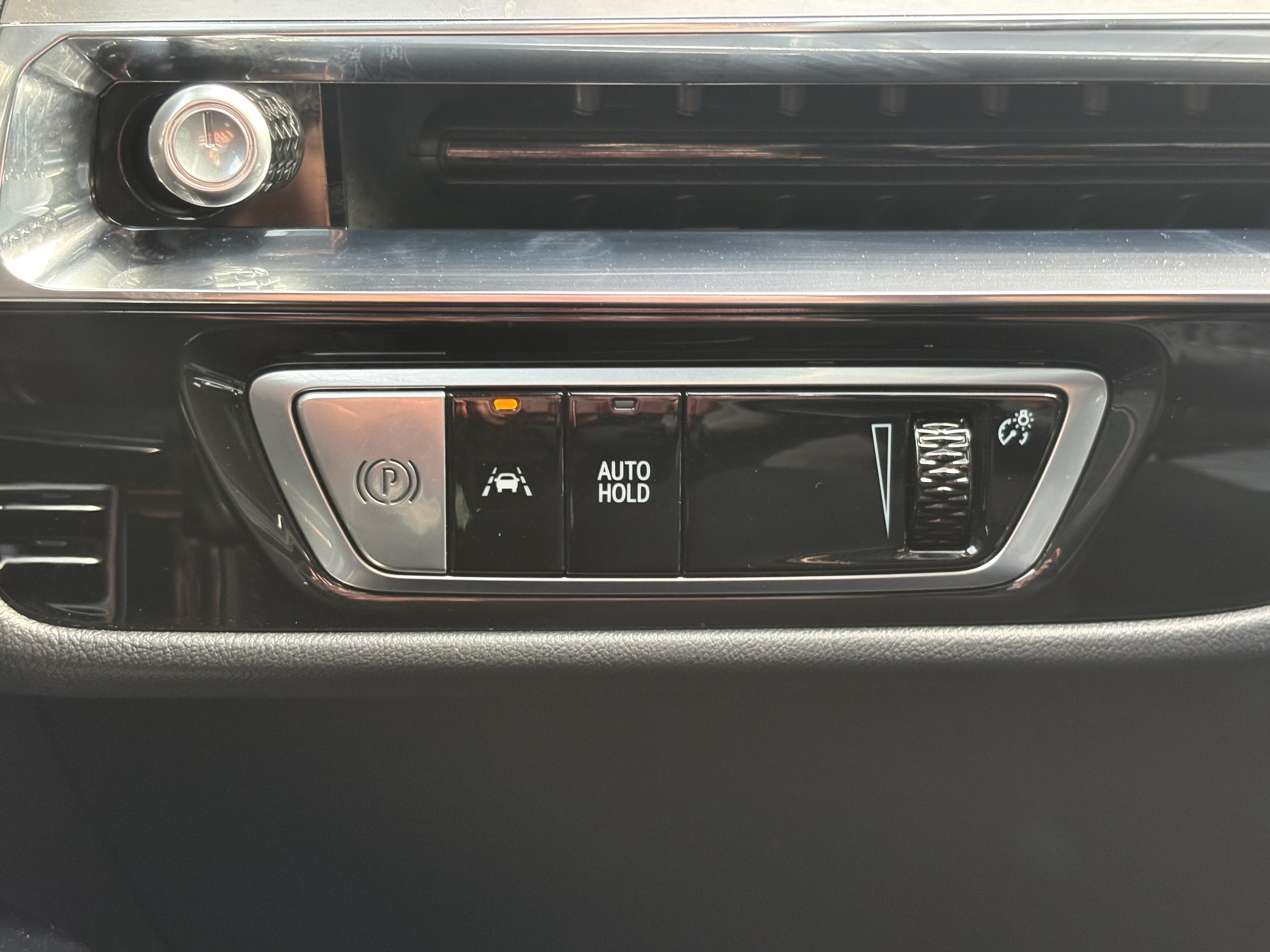 2024 Cadillac LYRIQ Sport 1