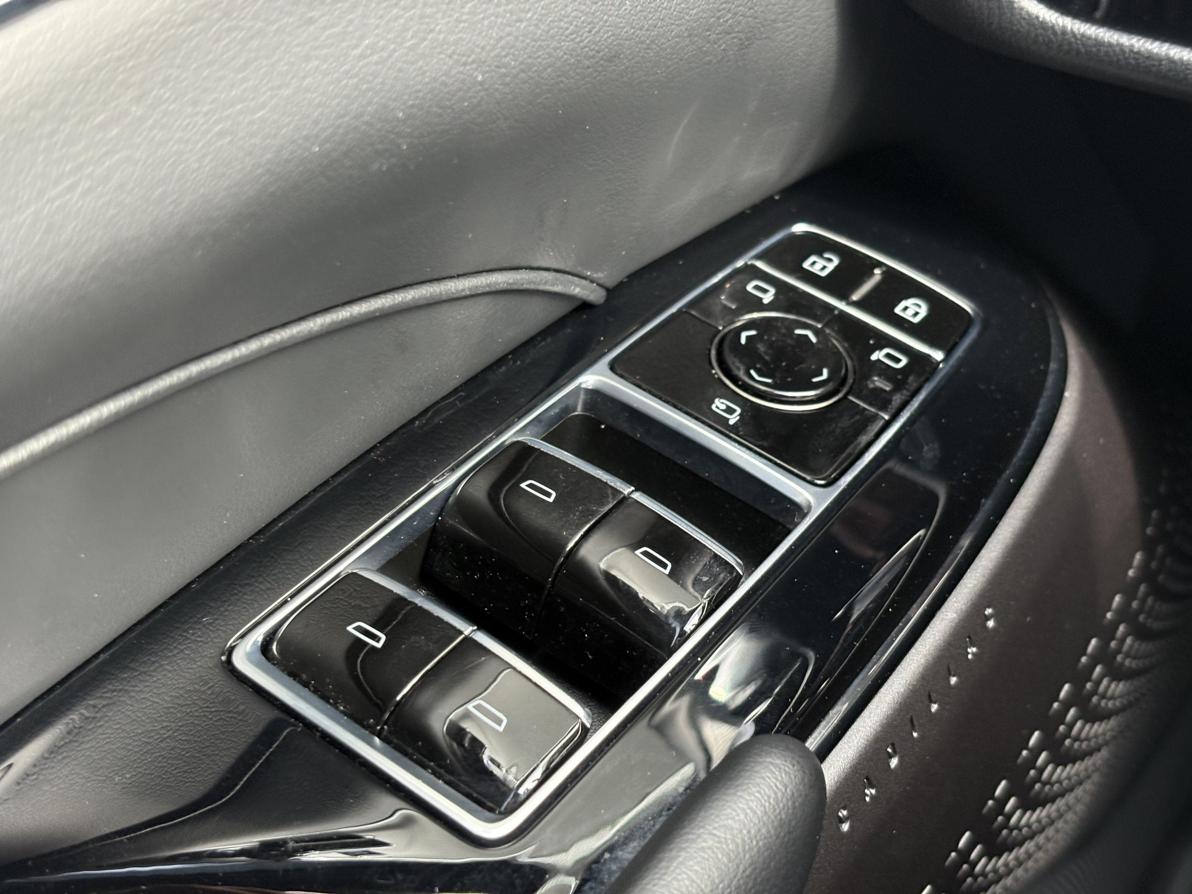 2024 Cadillac LYRIQ Sport 1