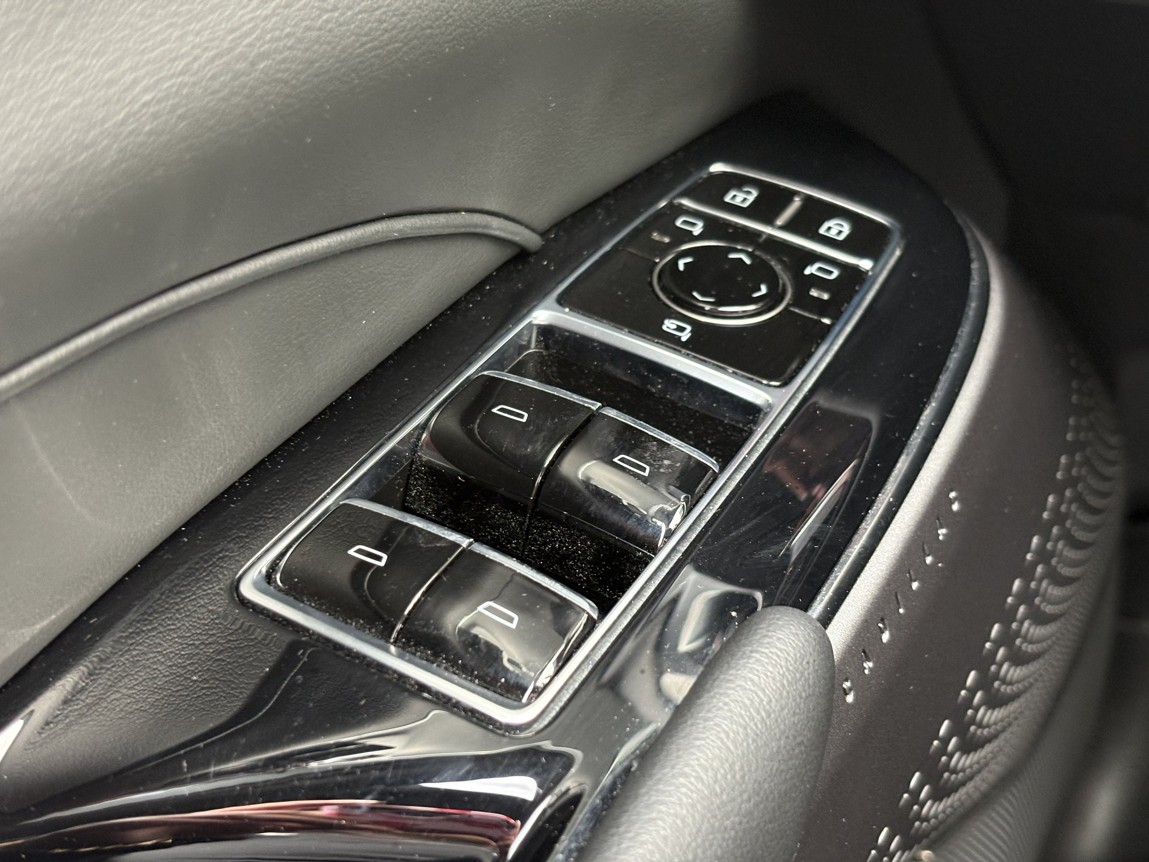 2024 Cadillac LYRIQ Sport 1