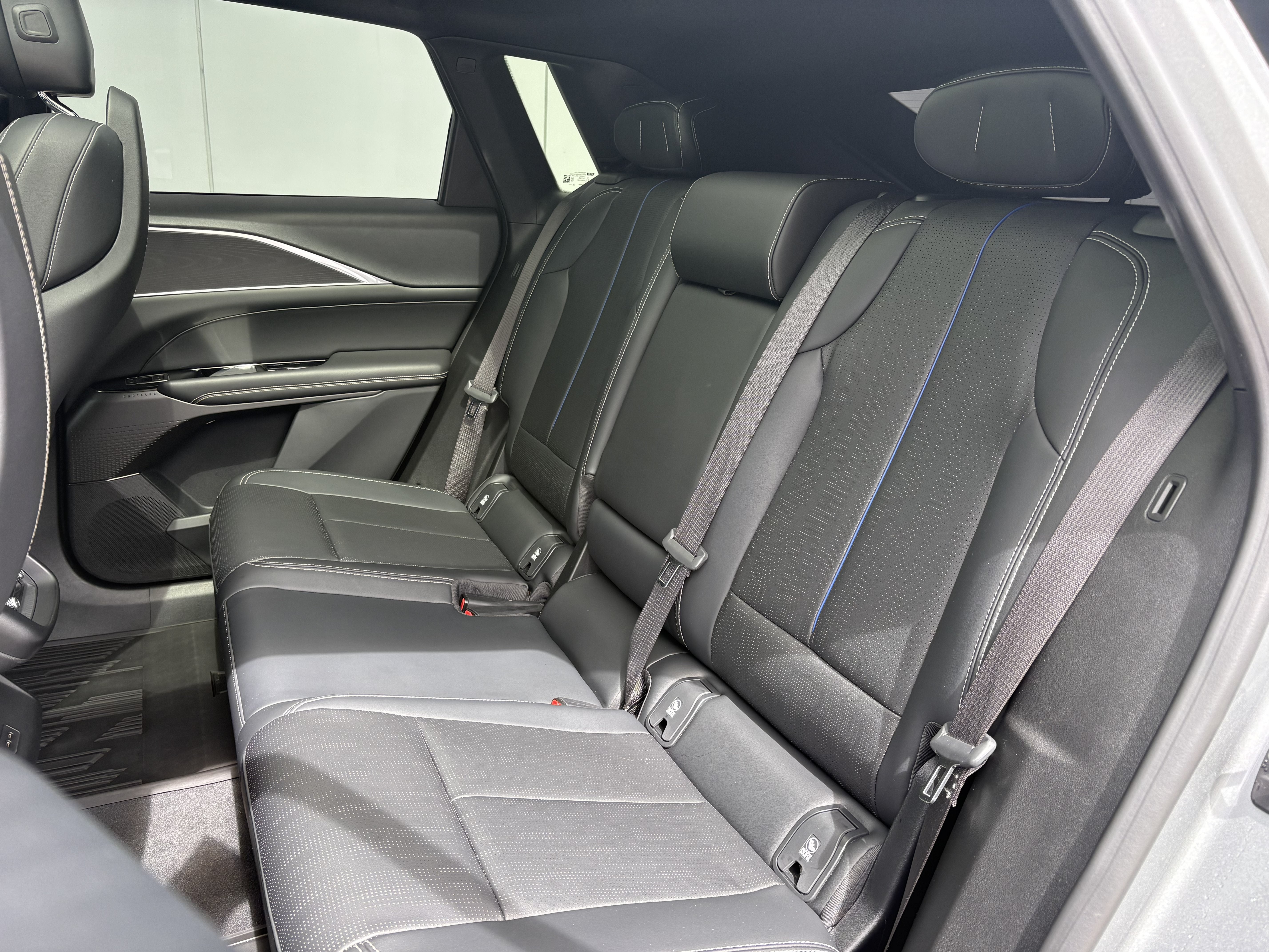 2024 Cadillac LYRIQ Sport 1