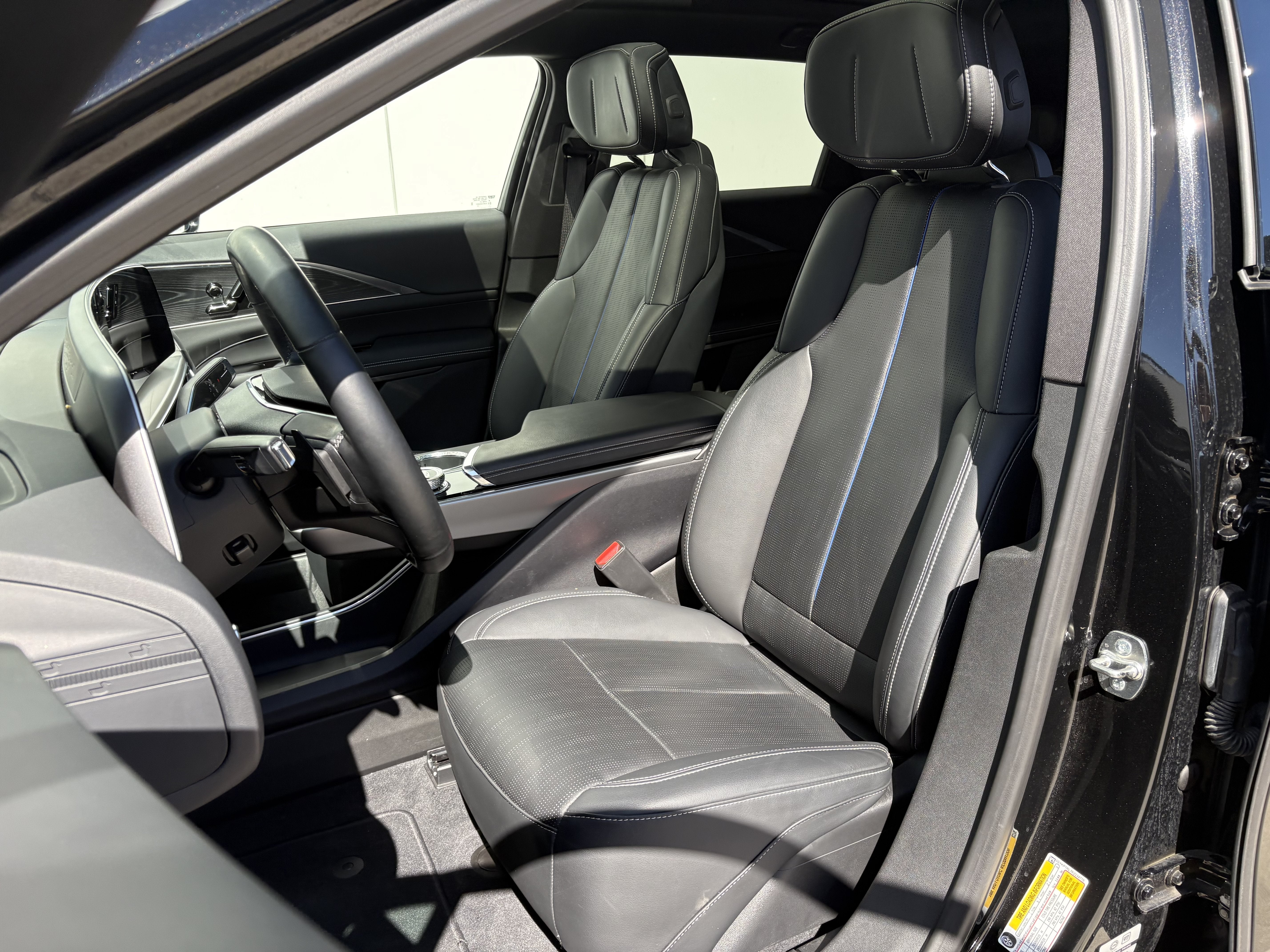 2024 Cadillac LYRIQ Sport 1