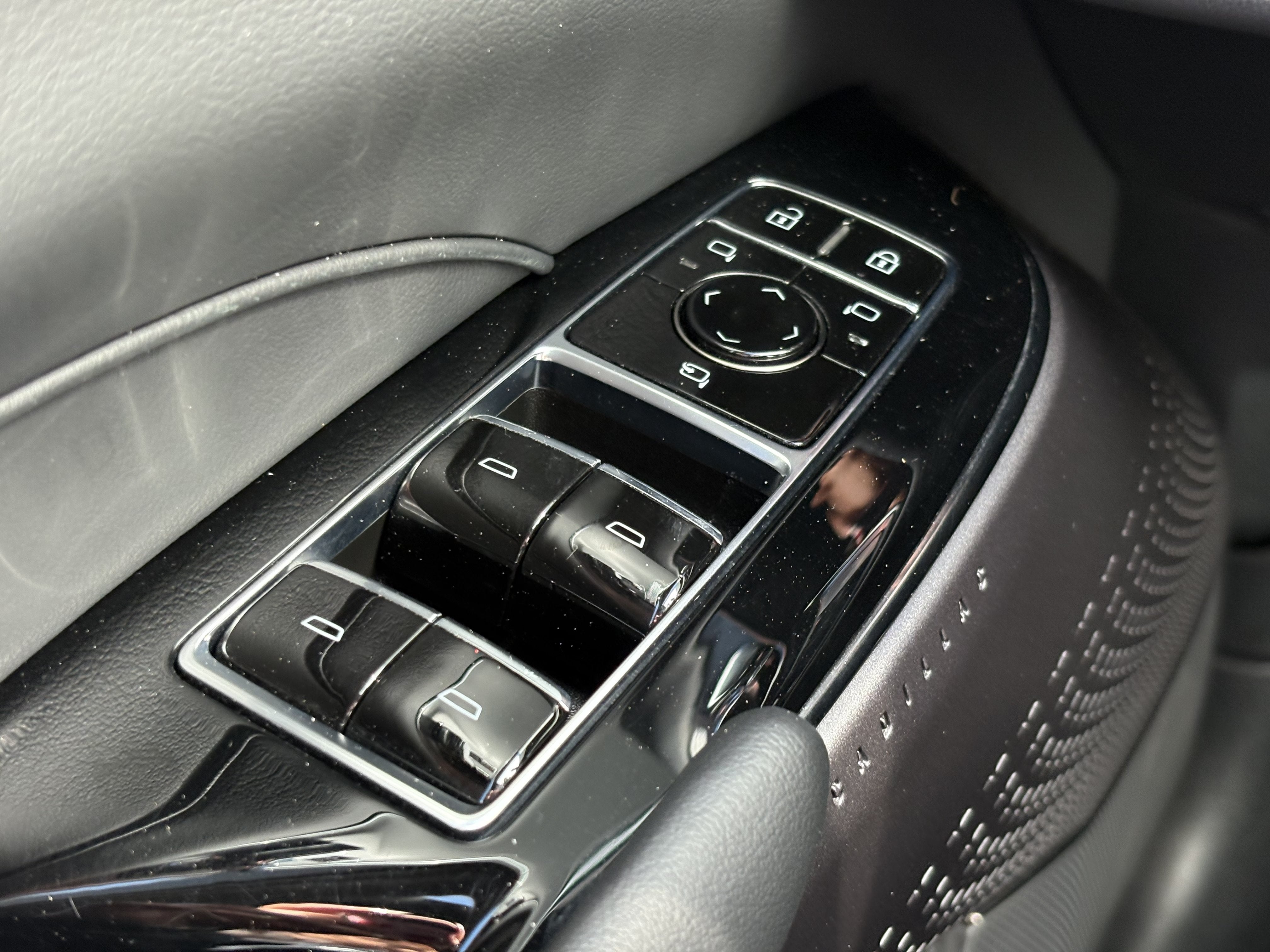 2024 Cadillac LYRIQ Sport 1