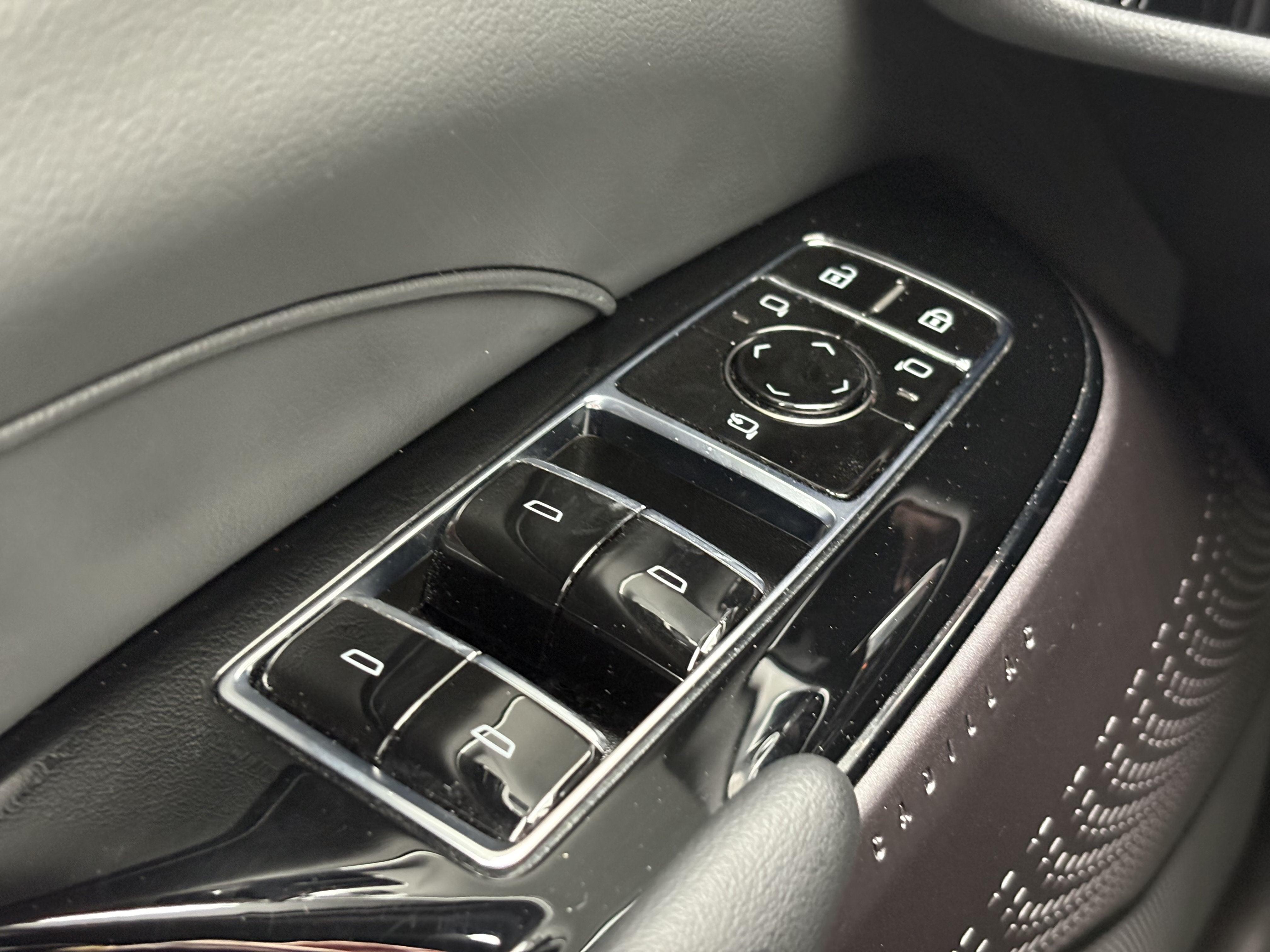 2024 Cadillac LYRIQ Sport 1