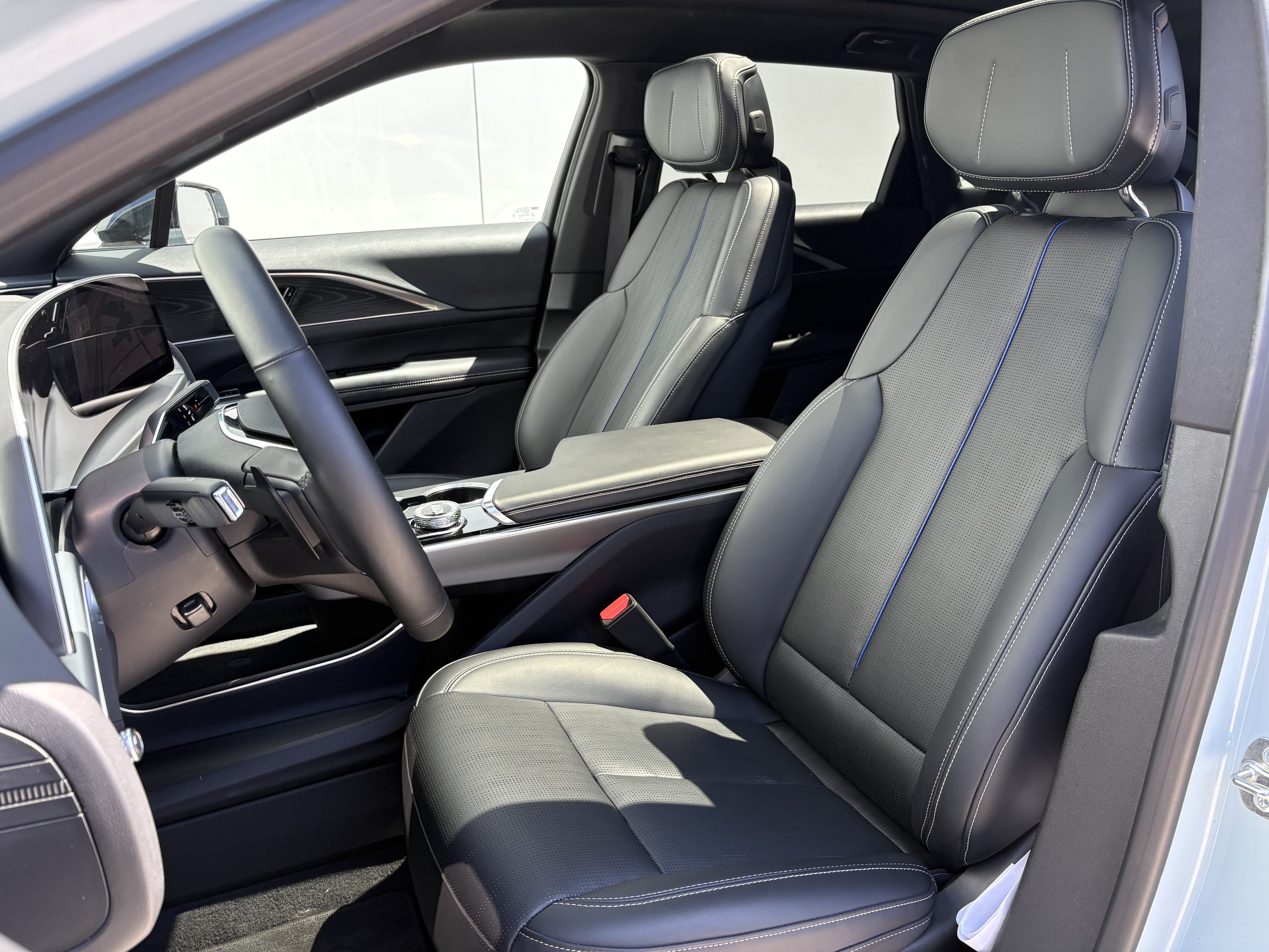 2024 Cadillac LYRIQ Sport 1