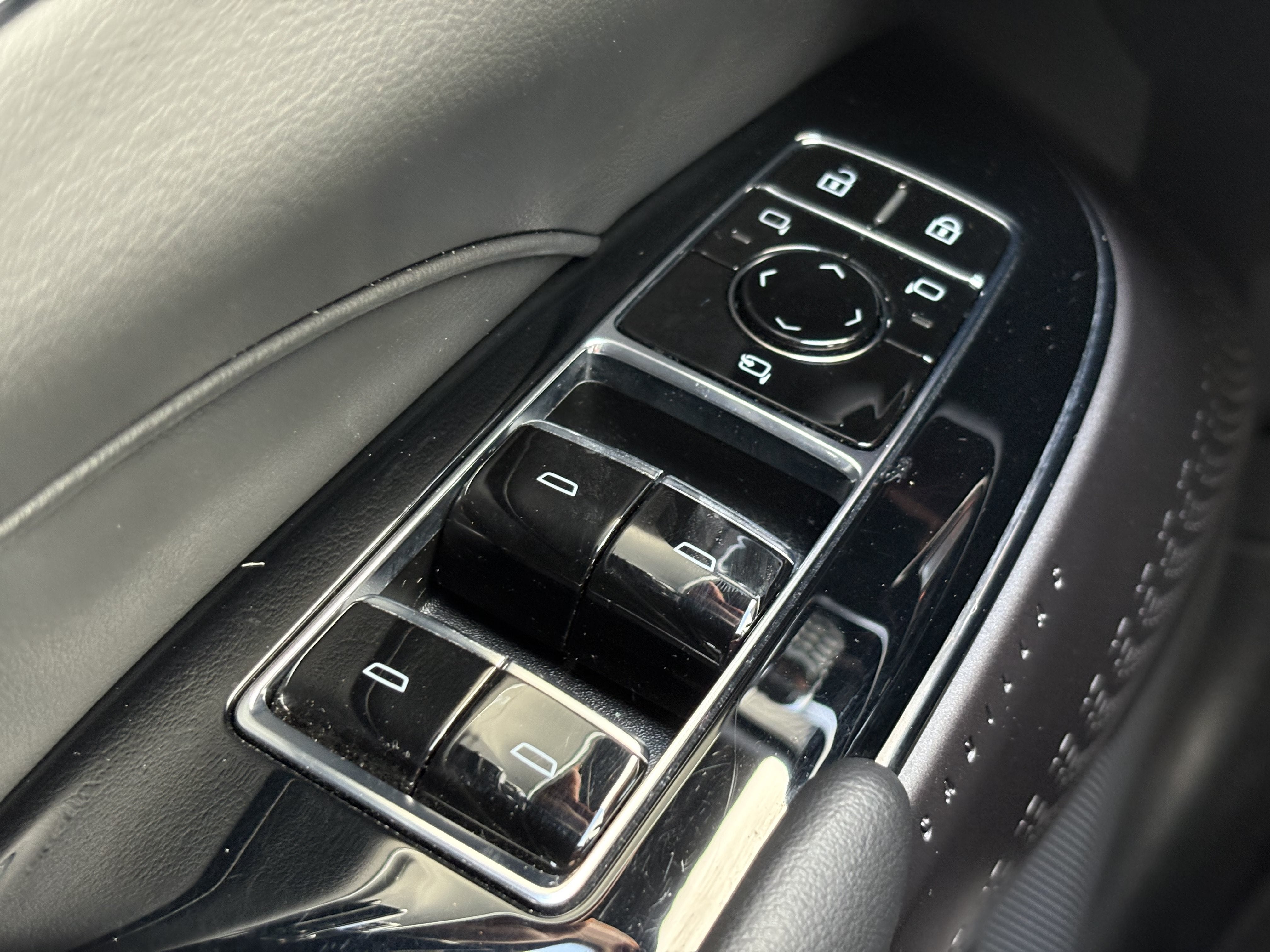 2024 Cadillac LYRIQ Sport 1