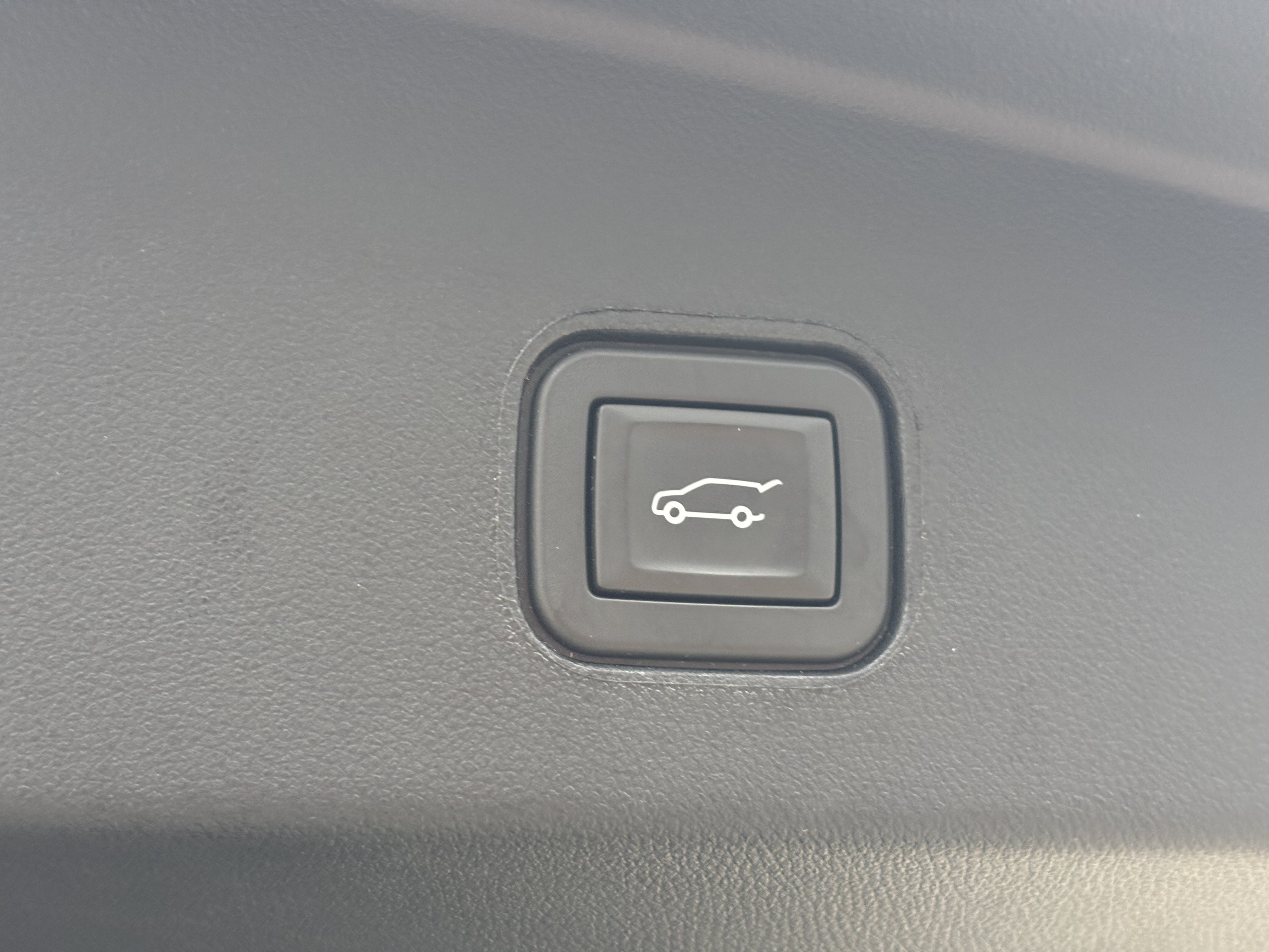 2024 Cadillac LYRIQ Sport 2