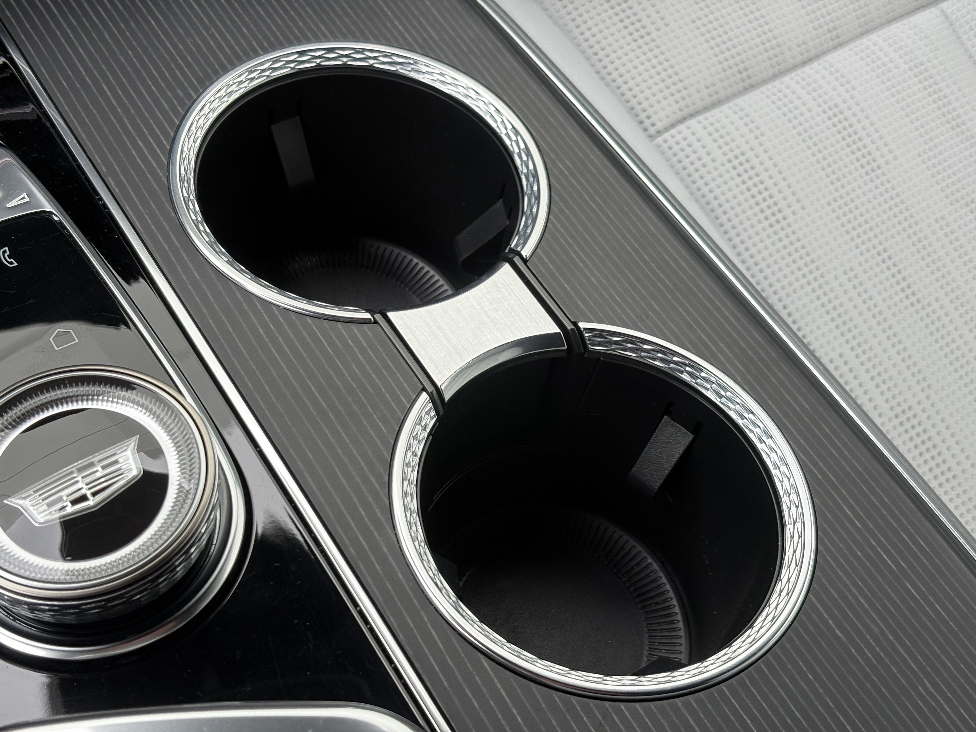 2024 Cadillac LYRIQ Sport 2